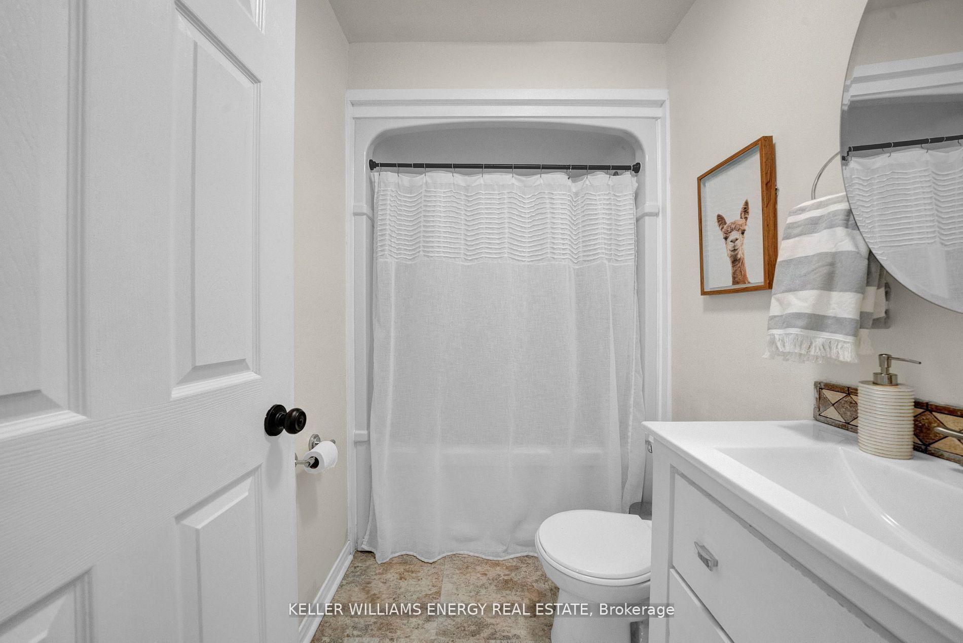 Photo 29 of 34 Hogan Crescent, Clarington, Bowmanville — HOMEH