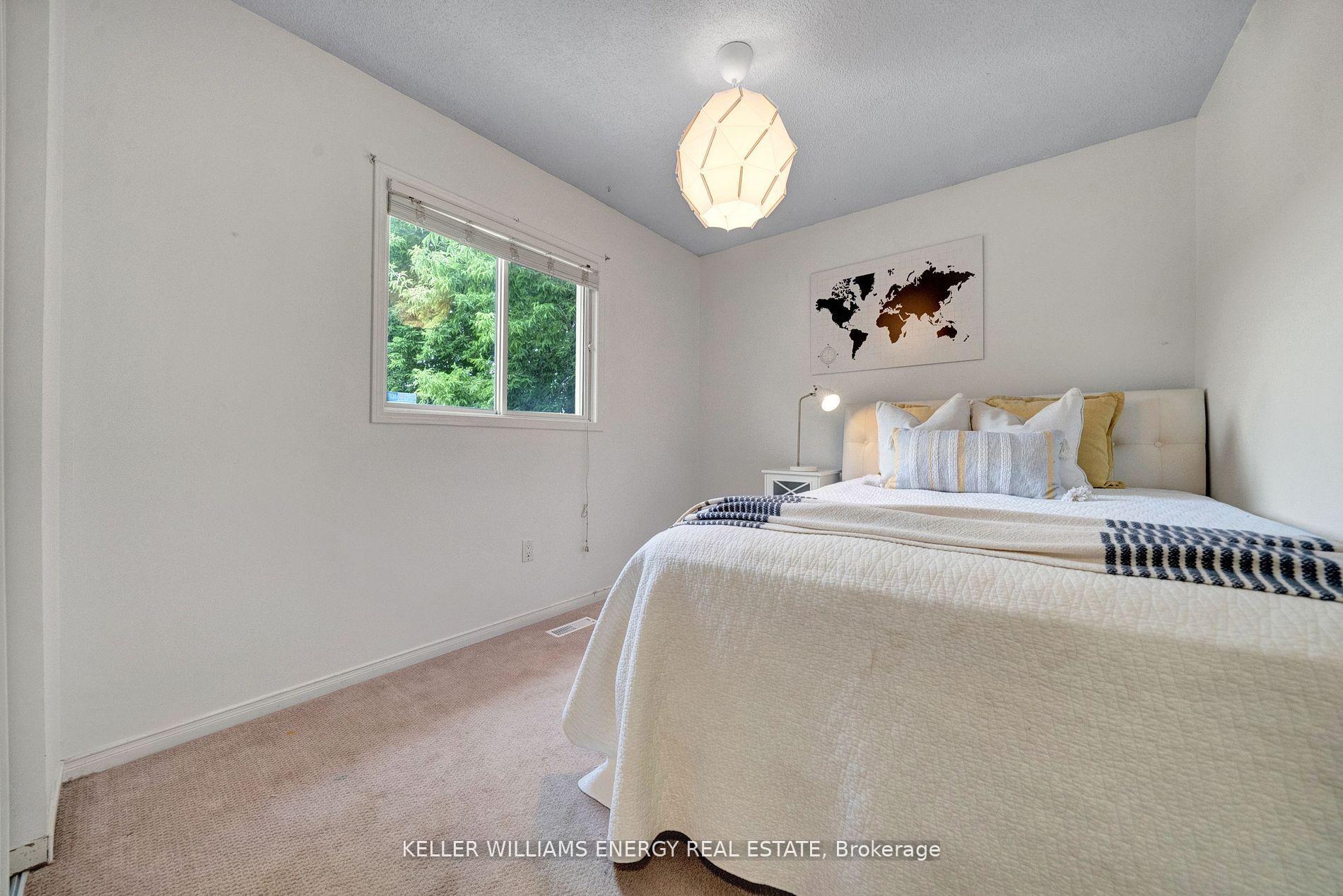 Photo 33 of 34 Hogan Crescent, Clarington, Bowmanville — HOMEH