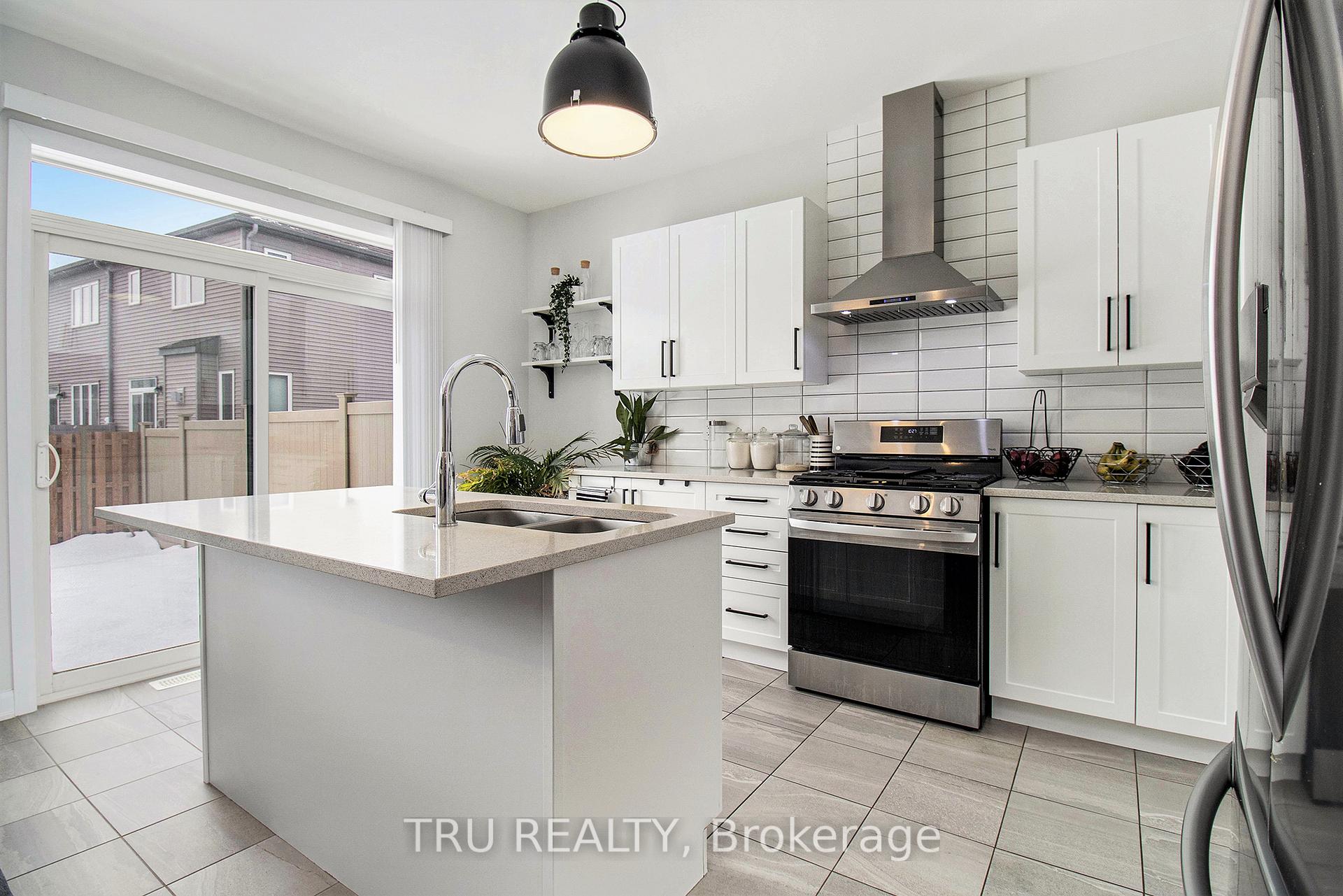 Photo 13 of 148 Robin Easey Avenue, Ottawa, Barrhaven - Half Moon Bay — HOMEH