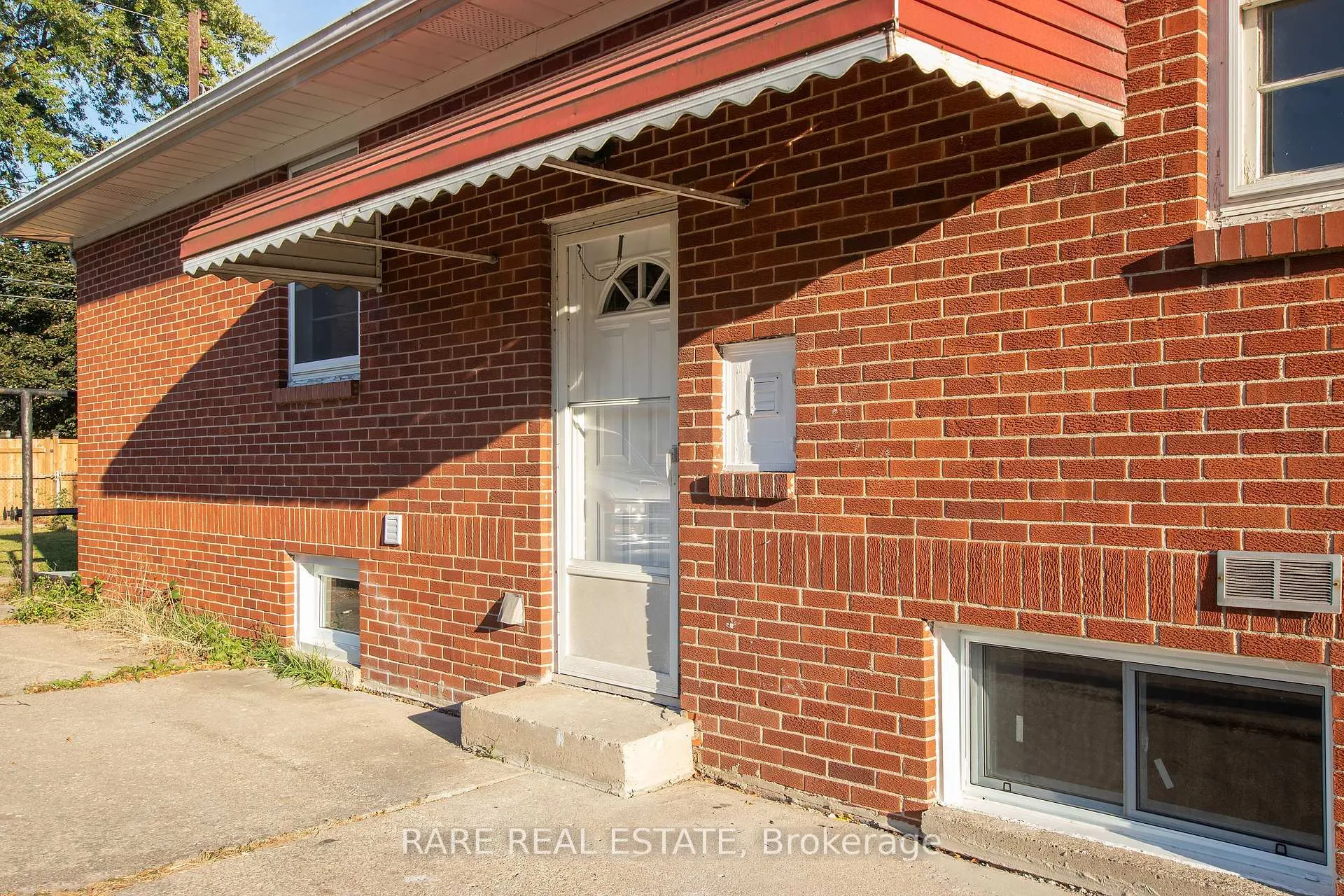 Photo 2 of 1544 Pillette Road, Windsor — HOMEH