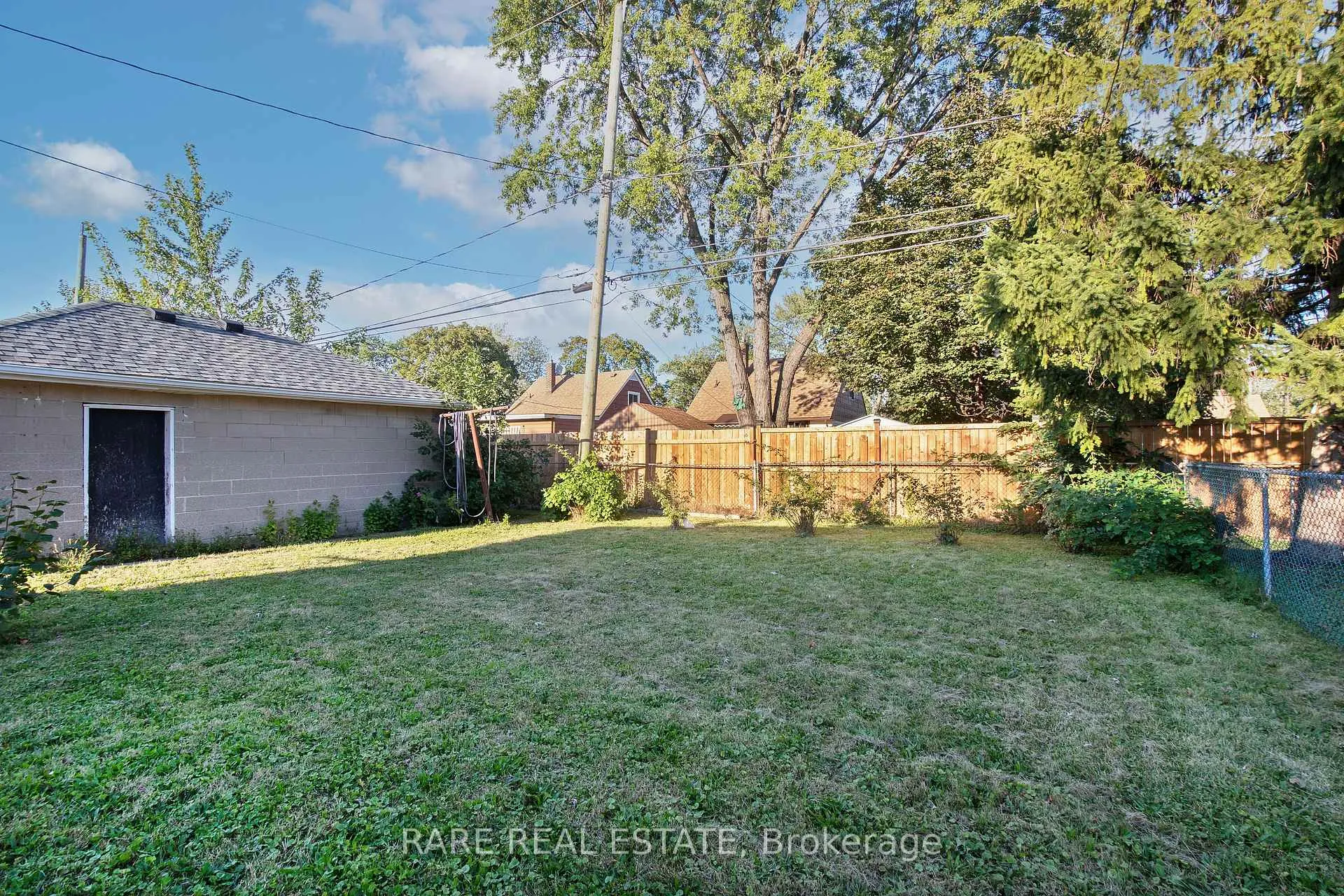 Photo 4 of 1544 Pillette Road, Windsor — HOMEH