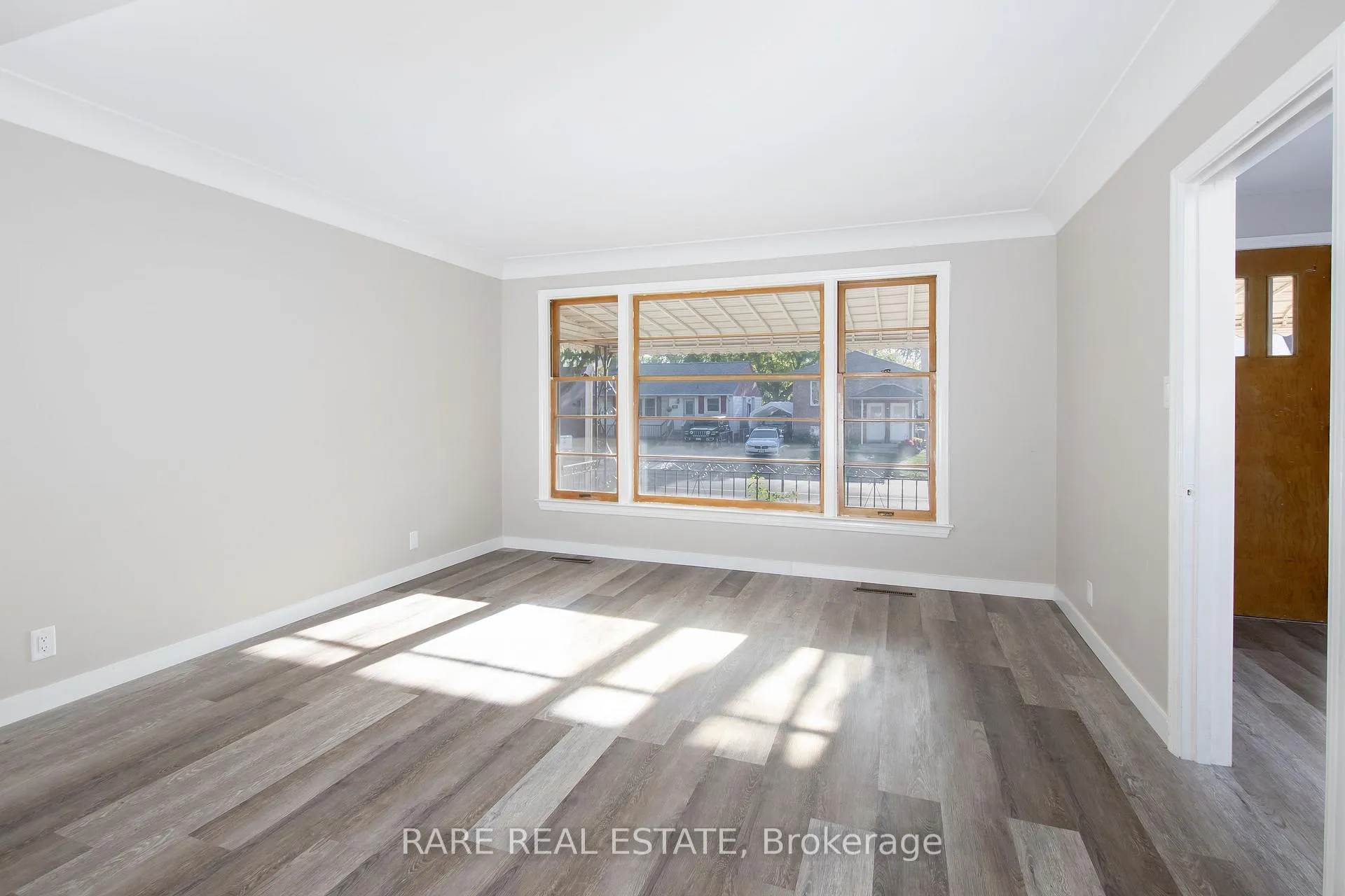 Photo 6 of 1544 Pillette Road, Windsor — HOMEH