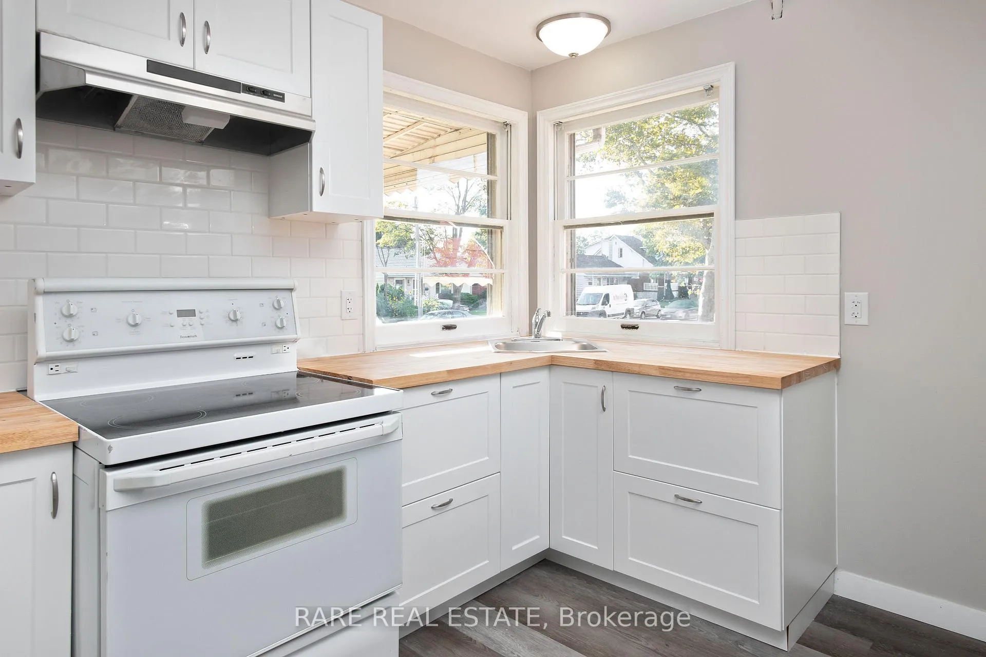 Photo 8 of 1544 Pillette Road, Windsor — HOMEH