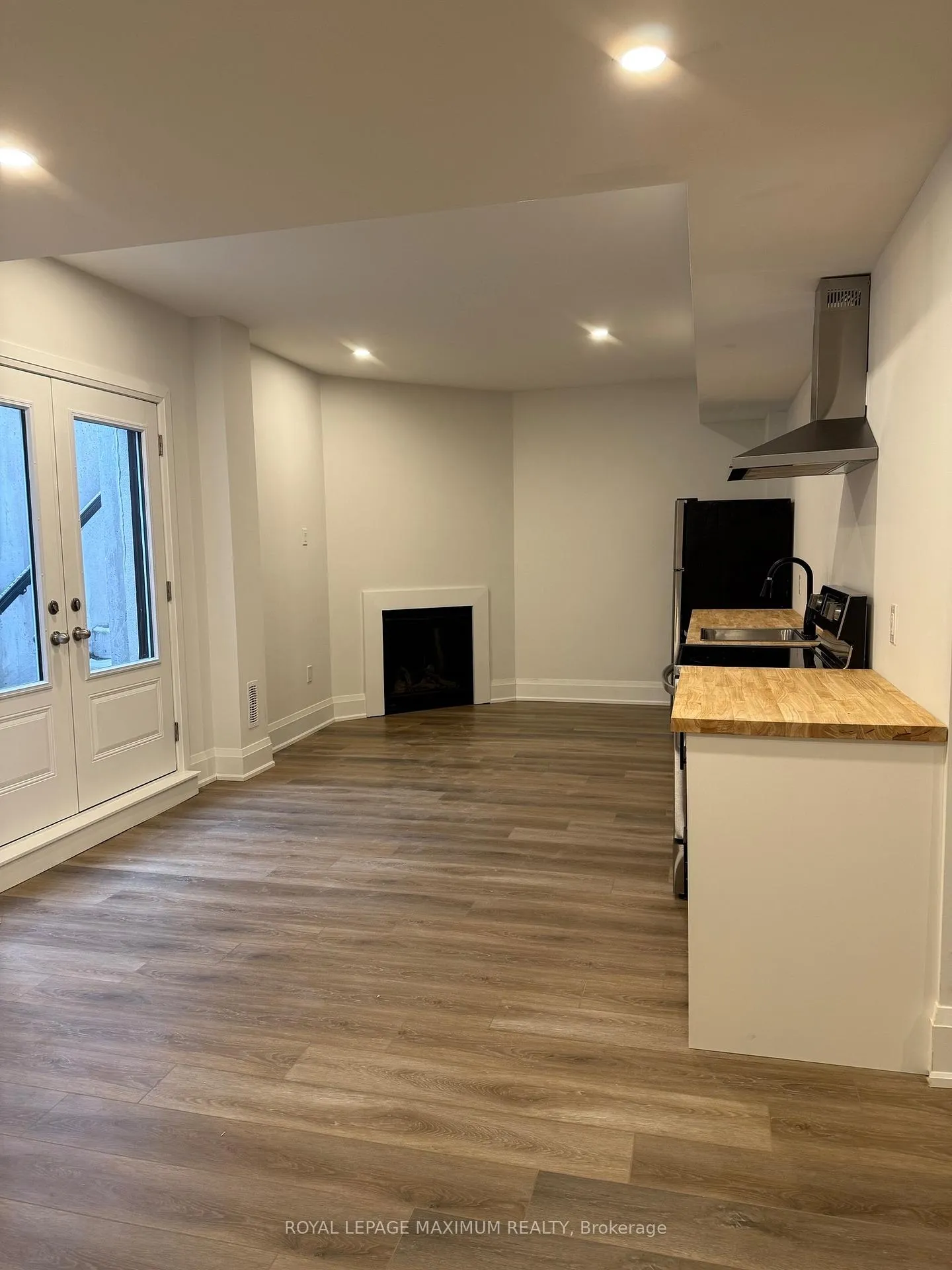 Photo 3 of 578 Kleinburg Summit Way, Vaughan, Kleinburg — HOMEH
