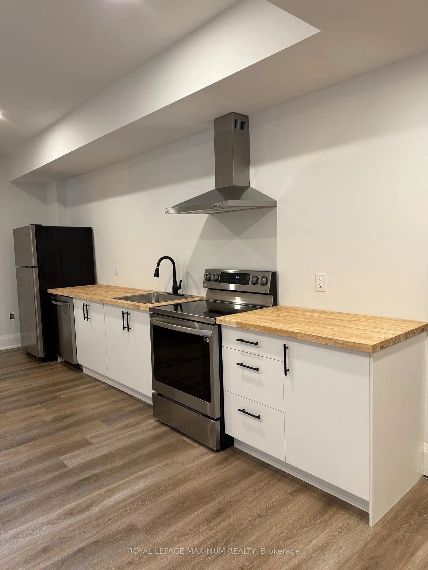 Photo 4 of 578 Kleinburg Summit Way, Vaughan, Kleinburg — HOMEH