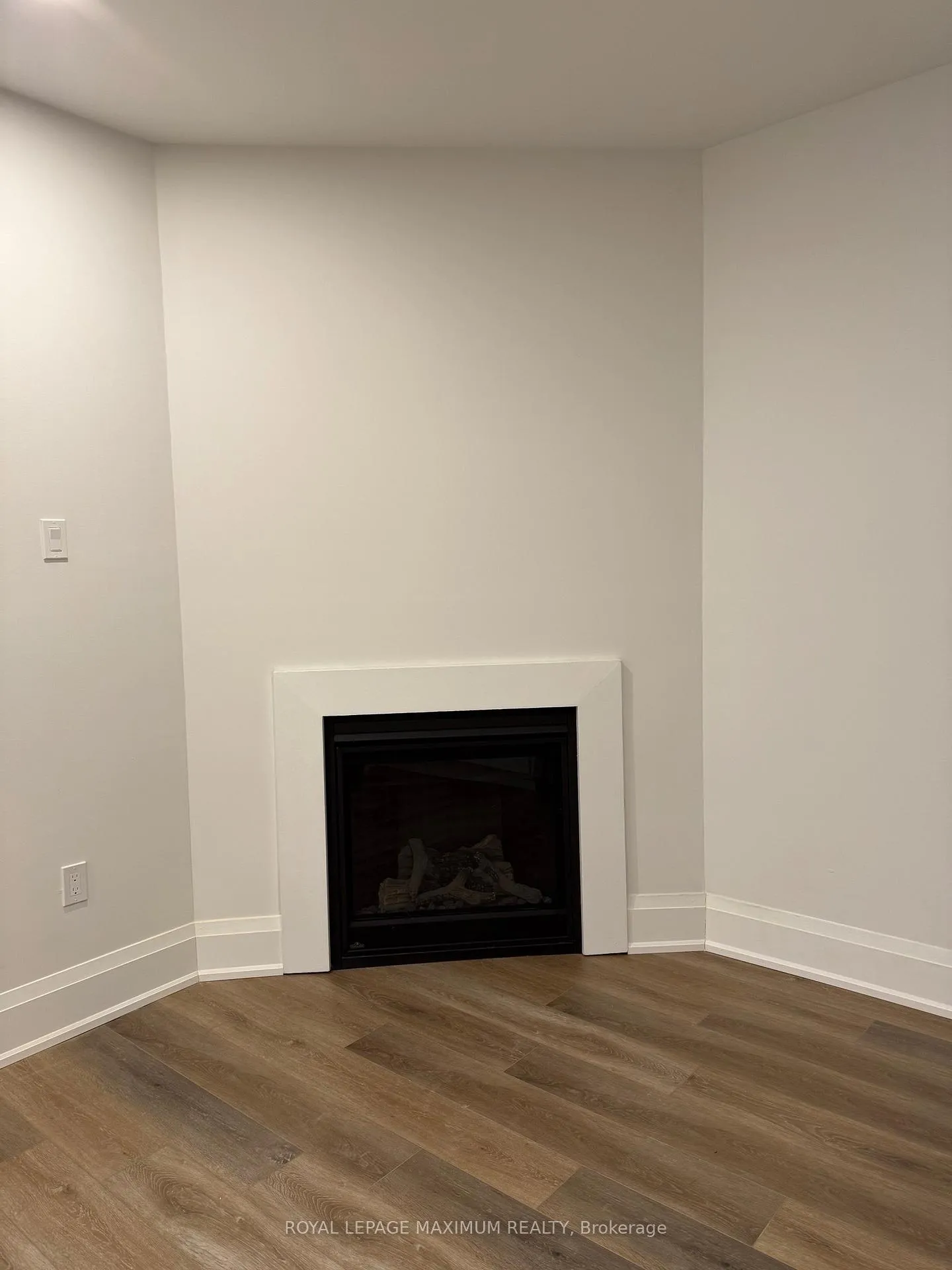 Photo 6 of 578 Kleinburg Summit Way, Vaughan, Kleinburg — HOMEH