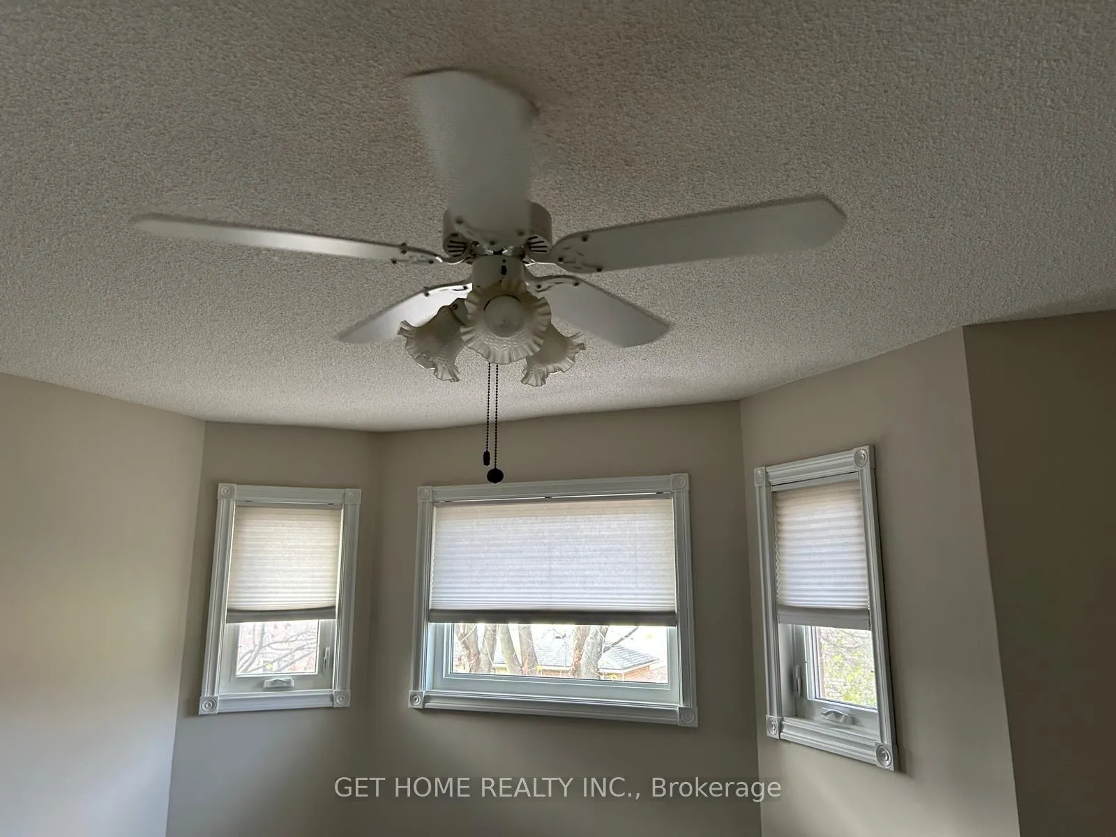 Photo 11 of 50 Valleywood Drive, Whitby, Williamsburg — HOMEH