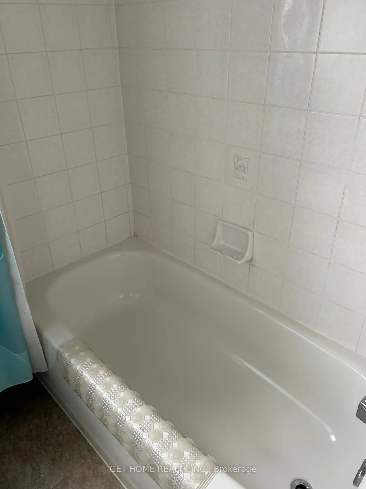 Photo 16 of 50 Valleywood Drive, Whitby, Williamsburg — HOMEH