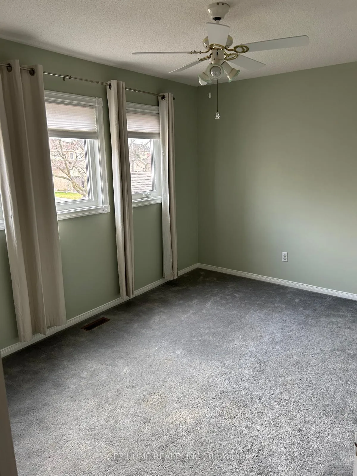 Photo 17 of 50 Valleywood Drive, Whitby, Williamsburg — HOMEH