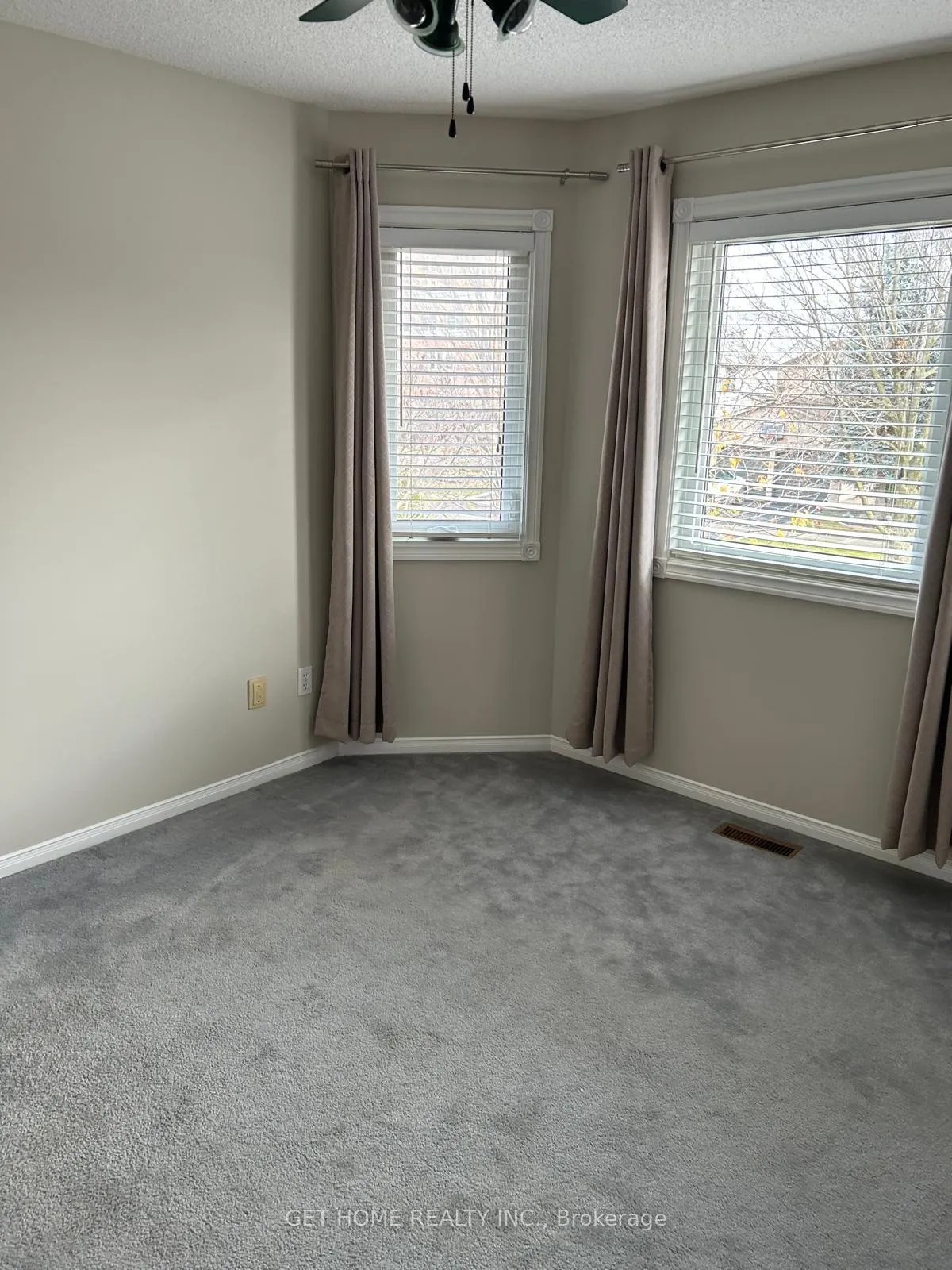 Photo 18 of 50 Valleywood Drive, Whitby, Williamsburg — HOMEH