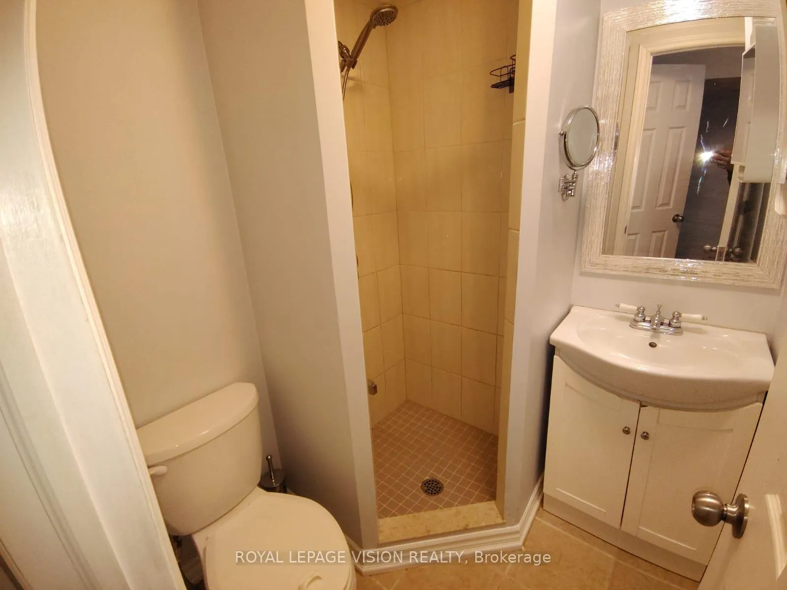 Photo 9 of Unit Lower, 738 Stonepath Circle, Pickering, Amberlea — HOMEH