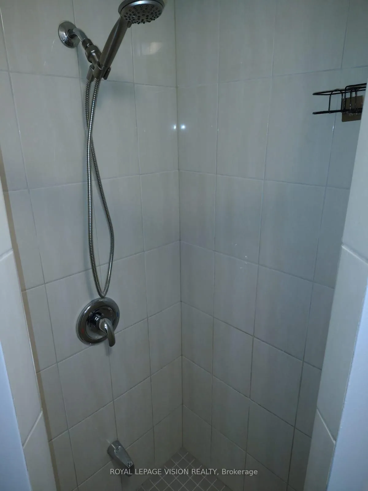 Photo 10 of Unit Lower, 738 Stonepath Circle, Pickering, Amberlea — HOMEH