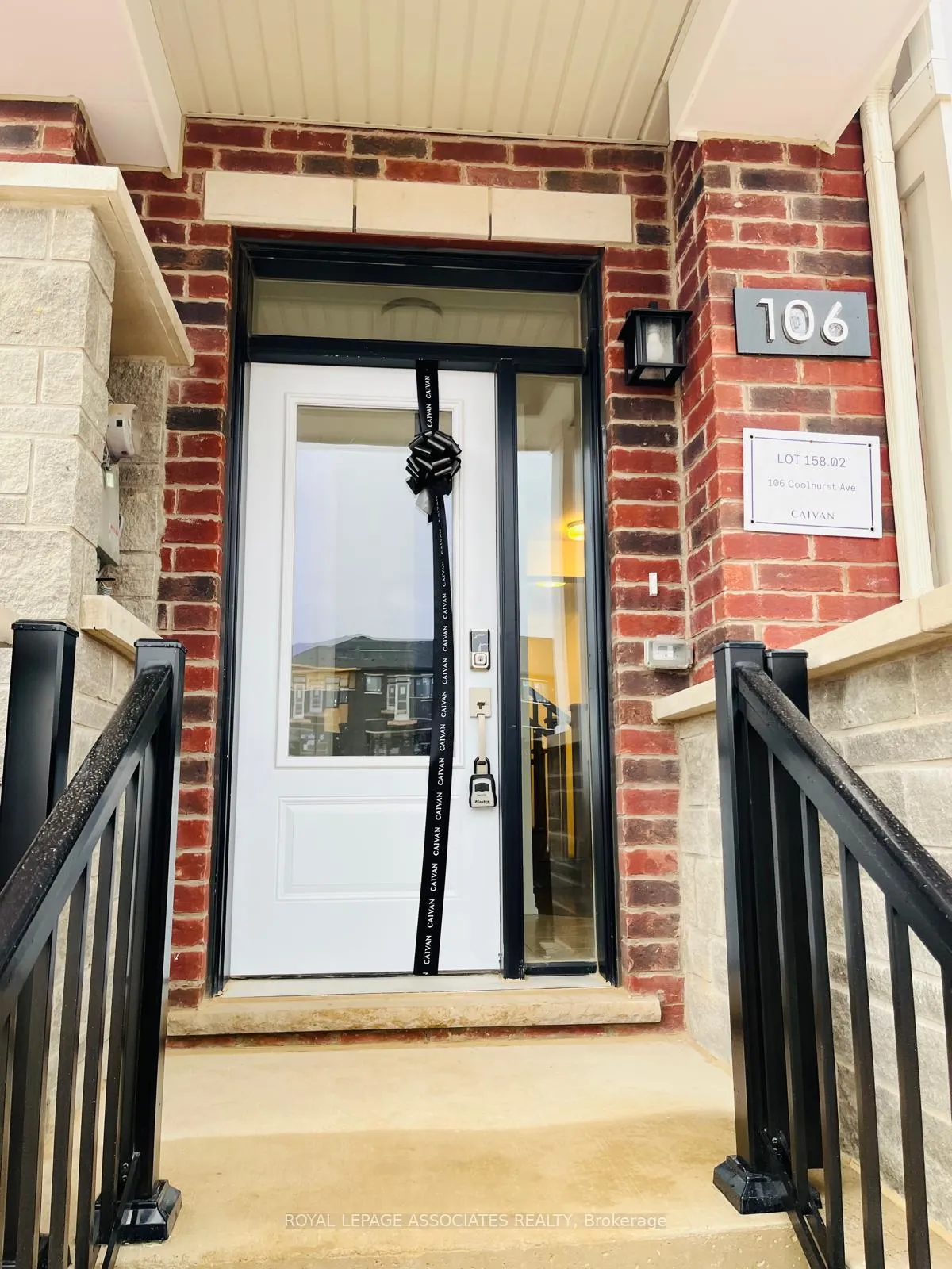 Photo 3 of 106 Coolhurst Avenue, Brampton, Northwest Brampton — HOMEH