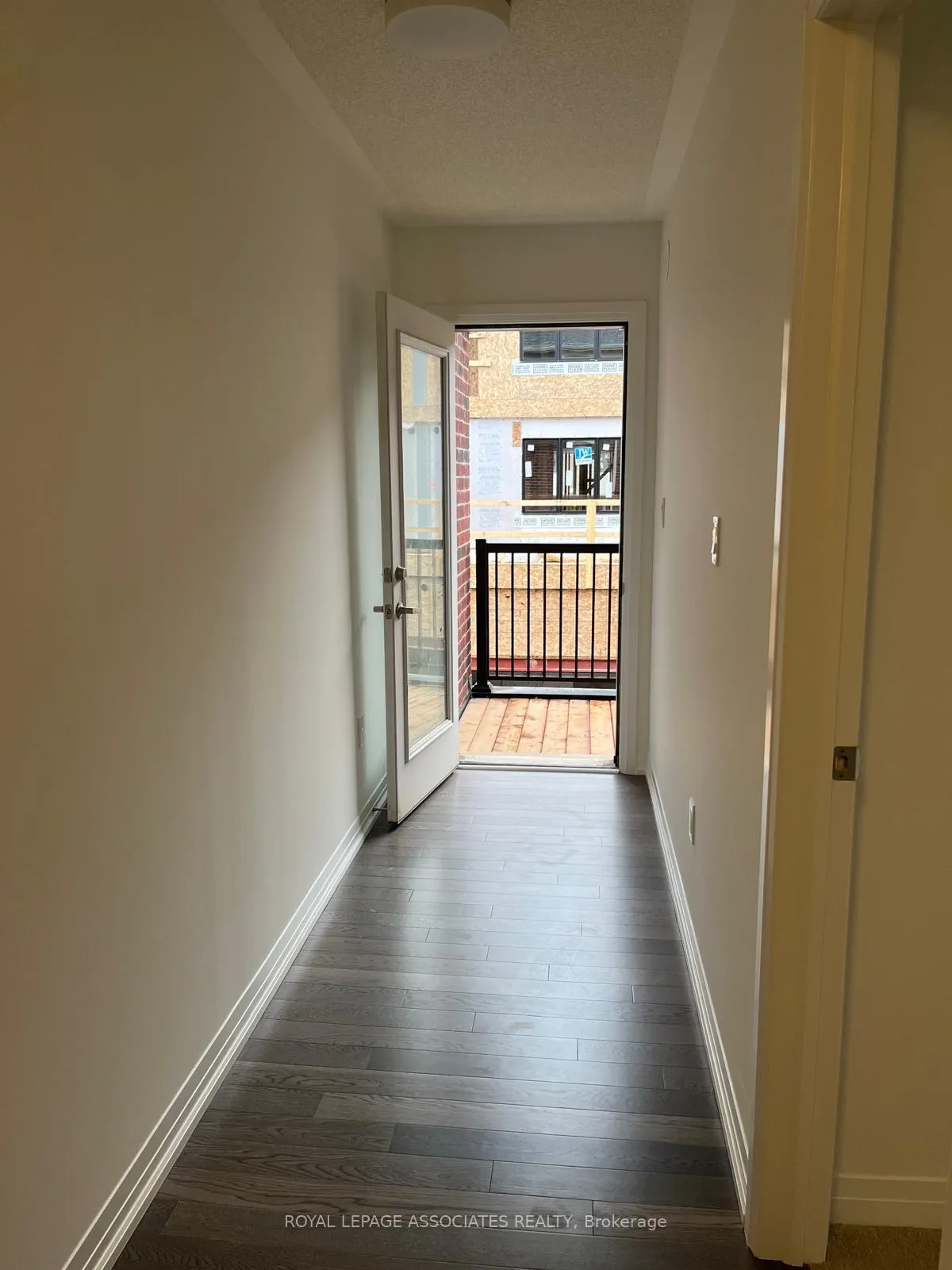 Photo 10 of 106 Coolhurst Avenue, Brampton, Northwest Brampton — HOMEH