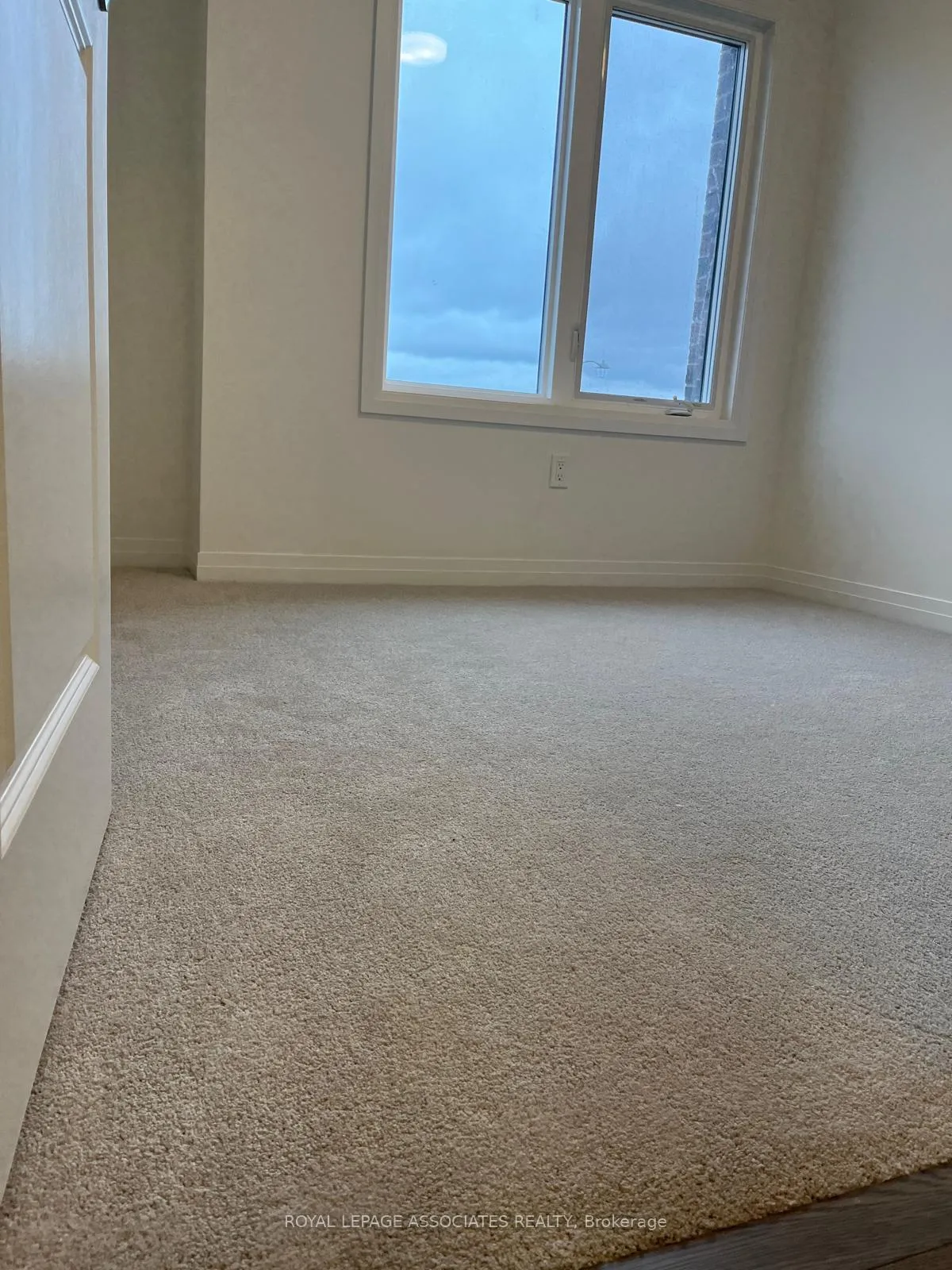 Photo 12 of 106 Coolhurst Avenue, Brampton, Northwest Brampton — HOMEH