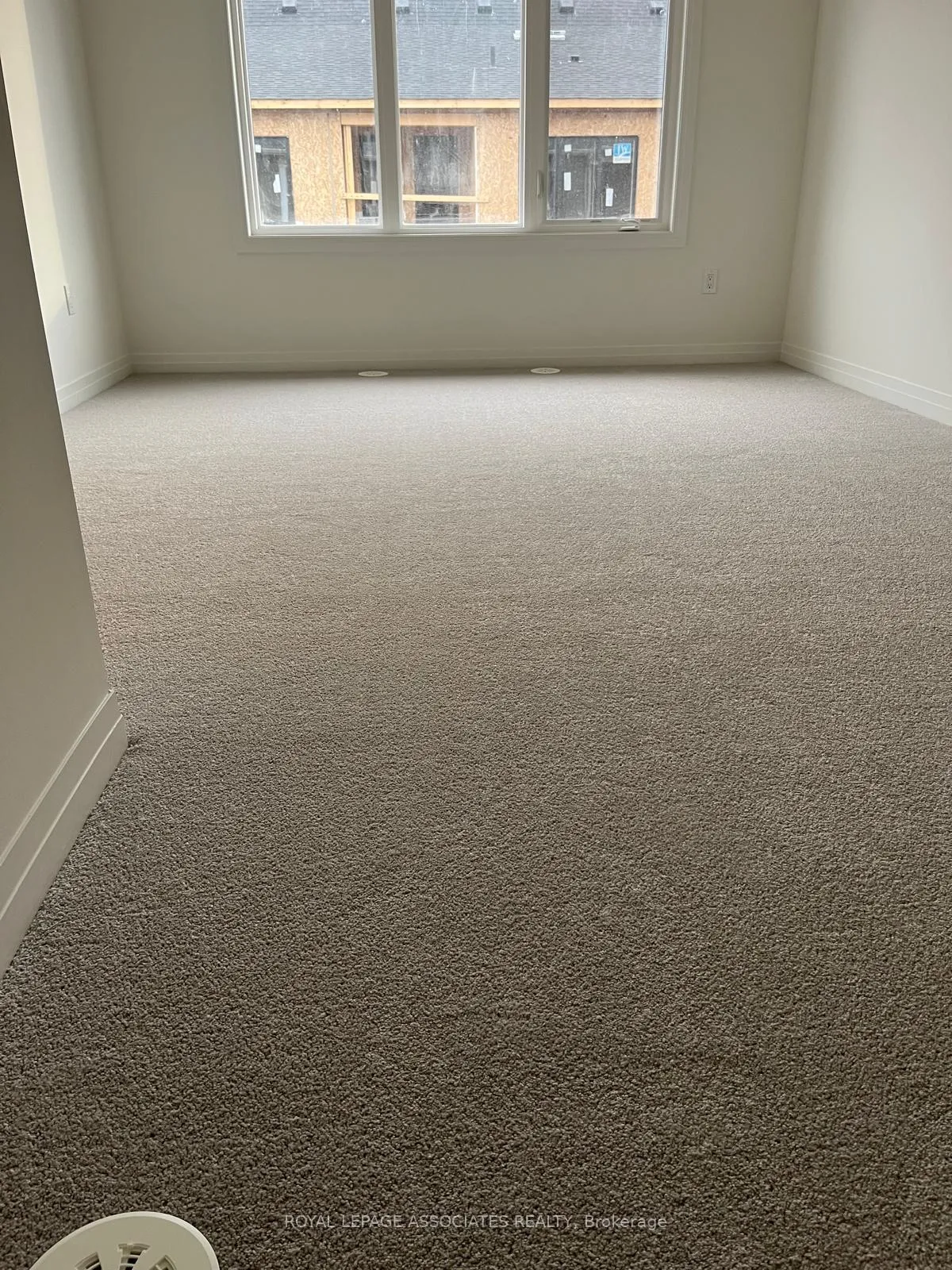 Photo 15 of 106 Coolhurst Avenue, Brampton, Northwest Brampton — HOMEH