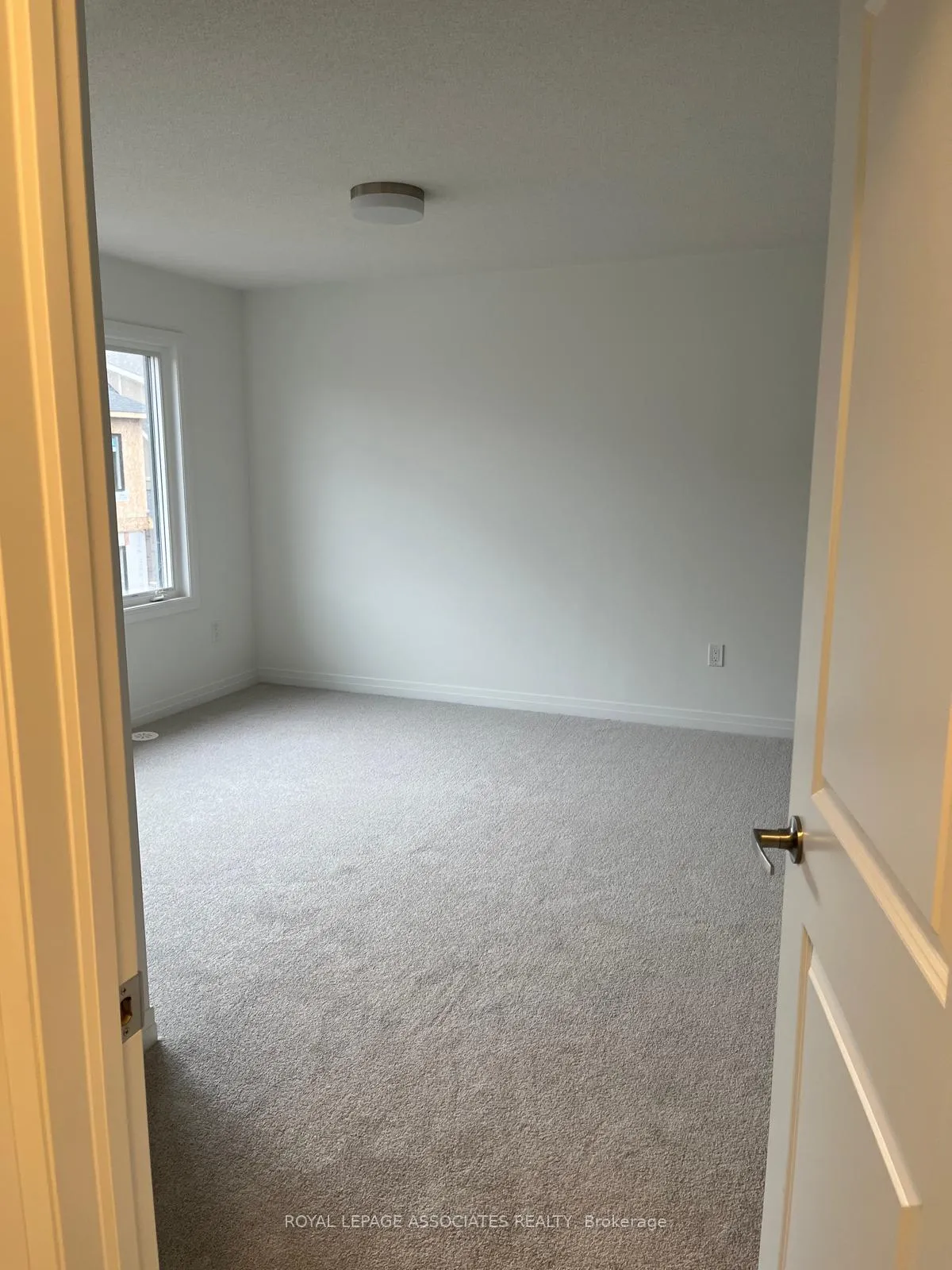 Photo 18 of 106 Coolhurst Avenue, Brampton, Northwest Brampton — HOMEH