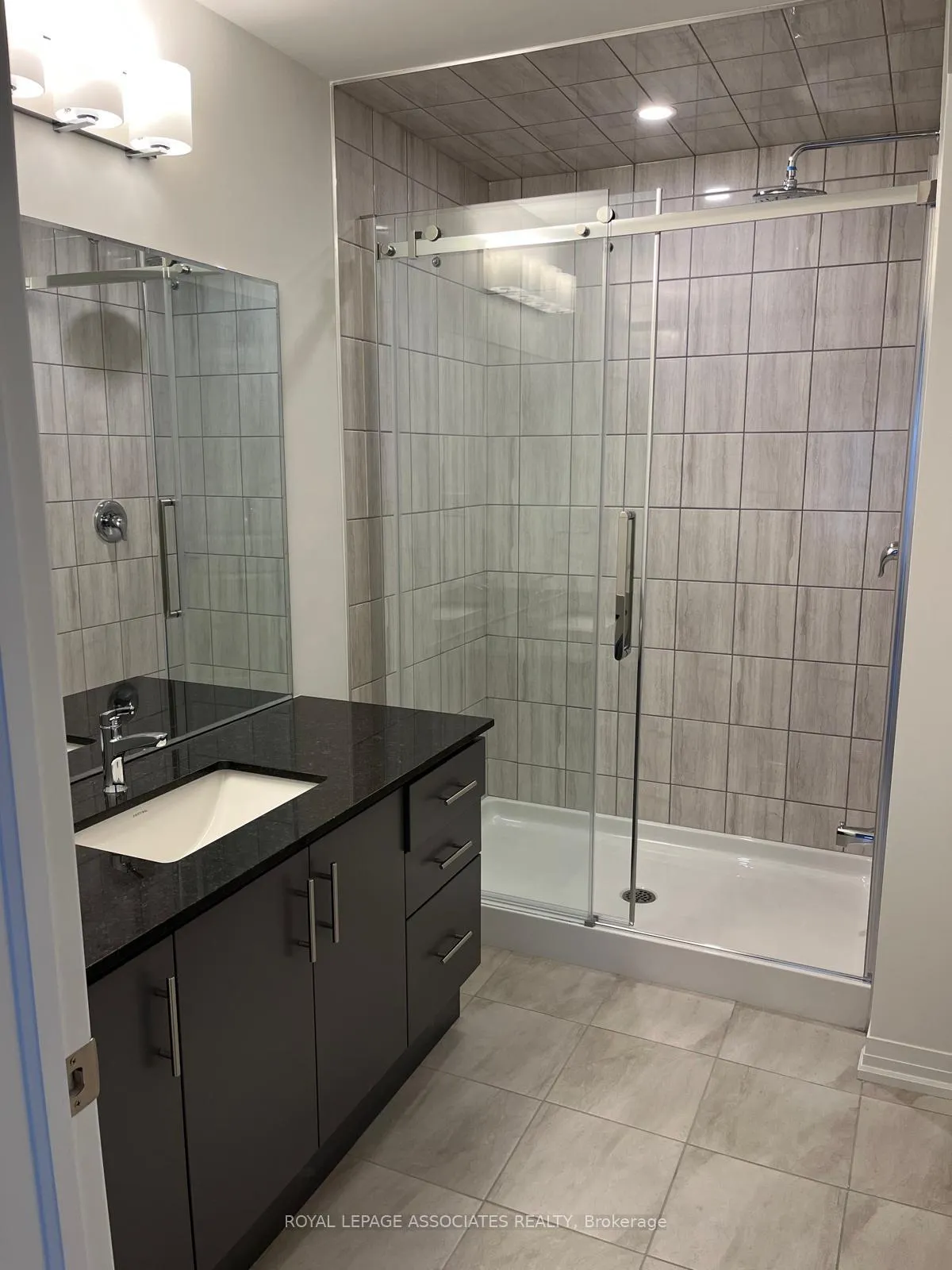 Photo 20 of 106 Coolhurst Avenue, Brampton, Northwest Brampton — HOMEH