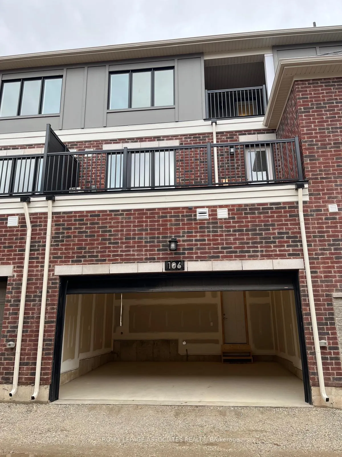 Photo 22 of 106 Coolhurst Avenue, Brampton, Northwest Brampton — HOMEH