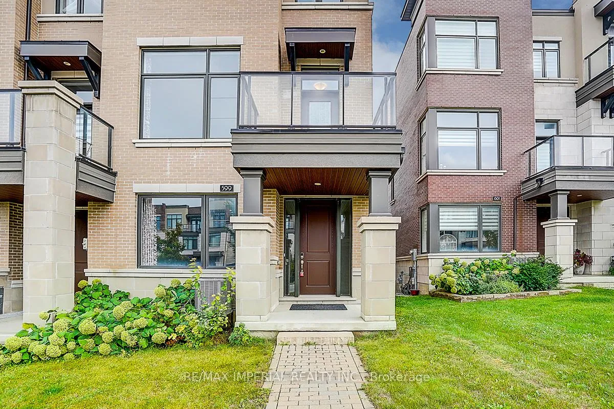 Photo 2 of 599 Marc Santi Boulevard, Vaughan, Patterson — HOMEH