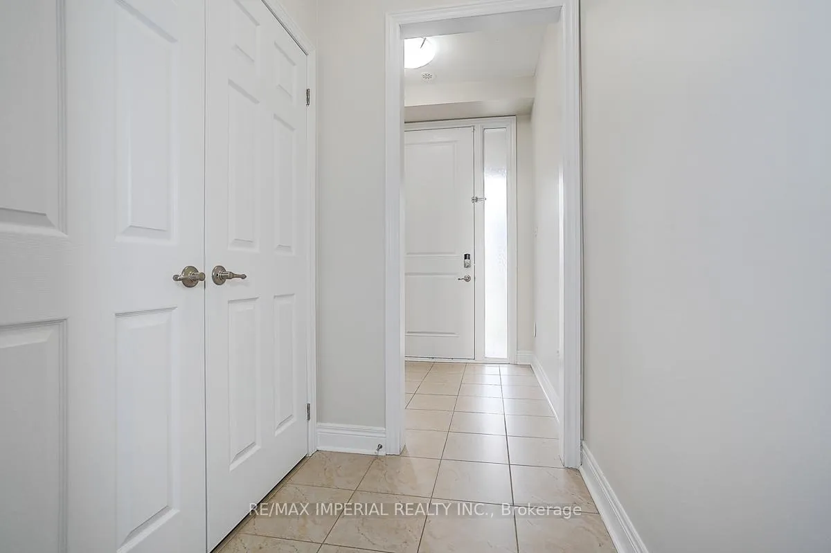 Photo 3 of 599 Marc Santi Boulevard, Vaughan, Patterson — HOMEH