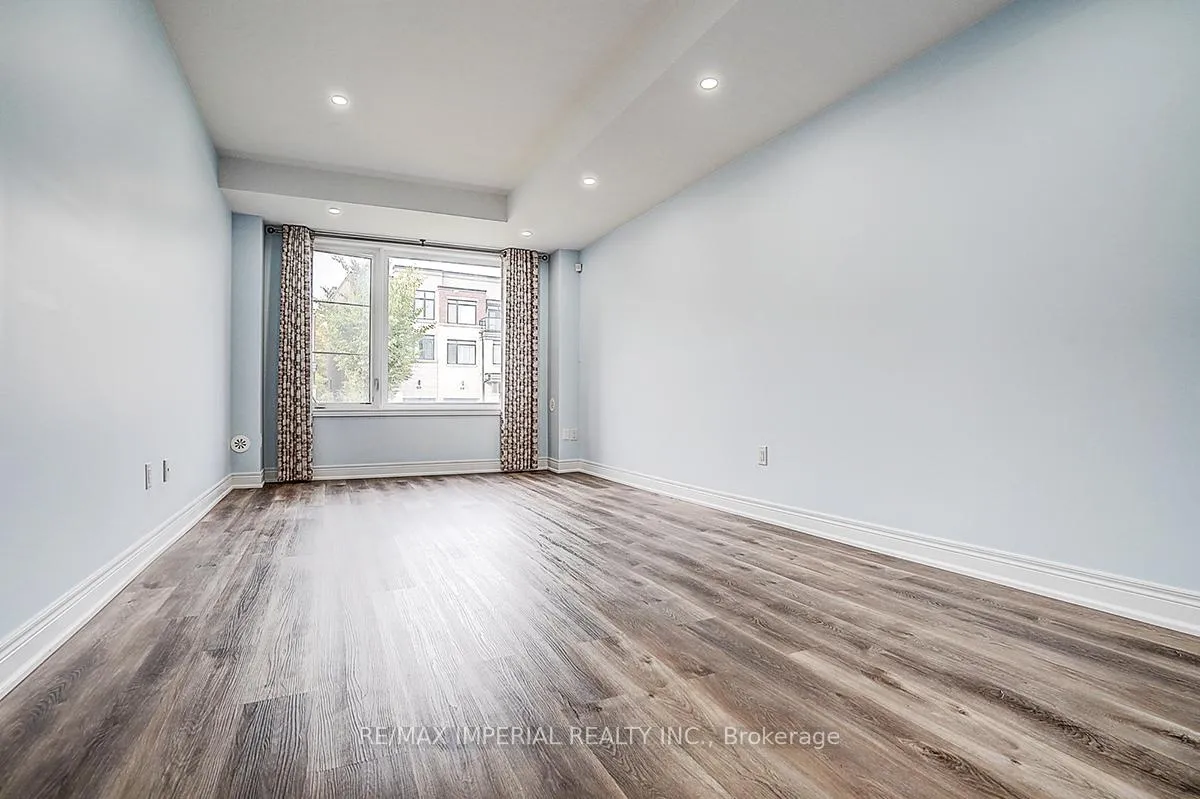 Photo 4 of 599 Marc Santi Boulevard, Vaughan, Patterson — HOMEH
