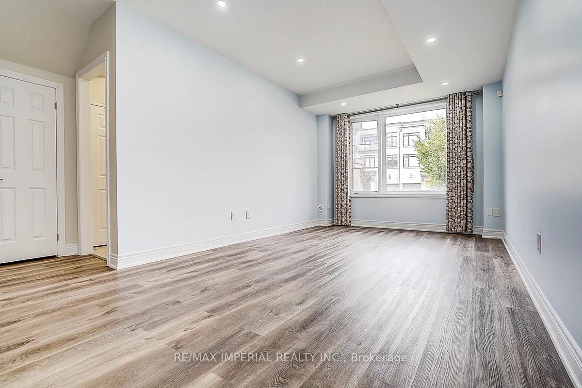Photo 5 of 599 Marc Santi Boulevard, Vaughan, Patterson — HOMEH