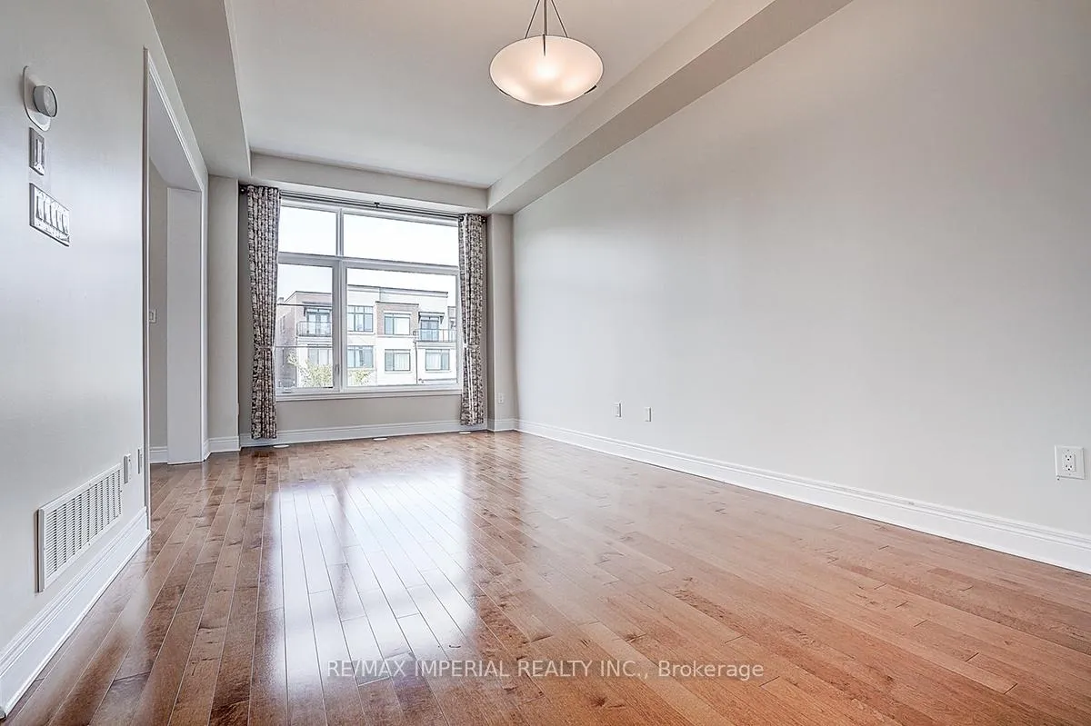 Photo 10 of 599 Marc Santi Boulevard, Vaughan, Patterson — HOMEH