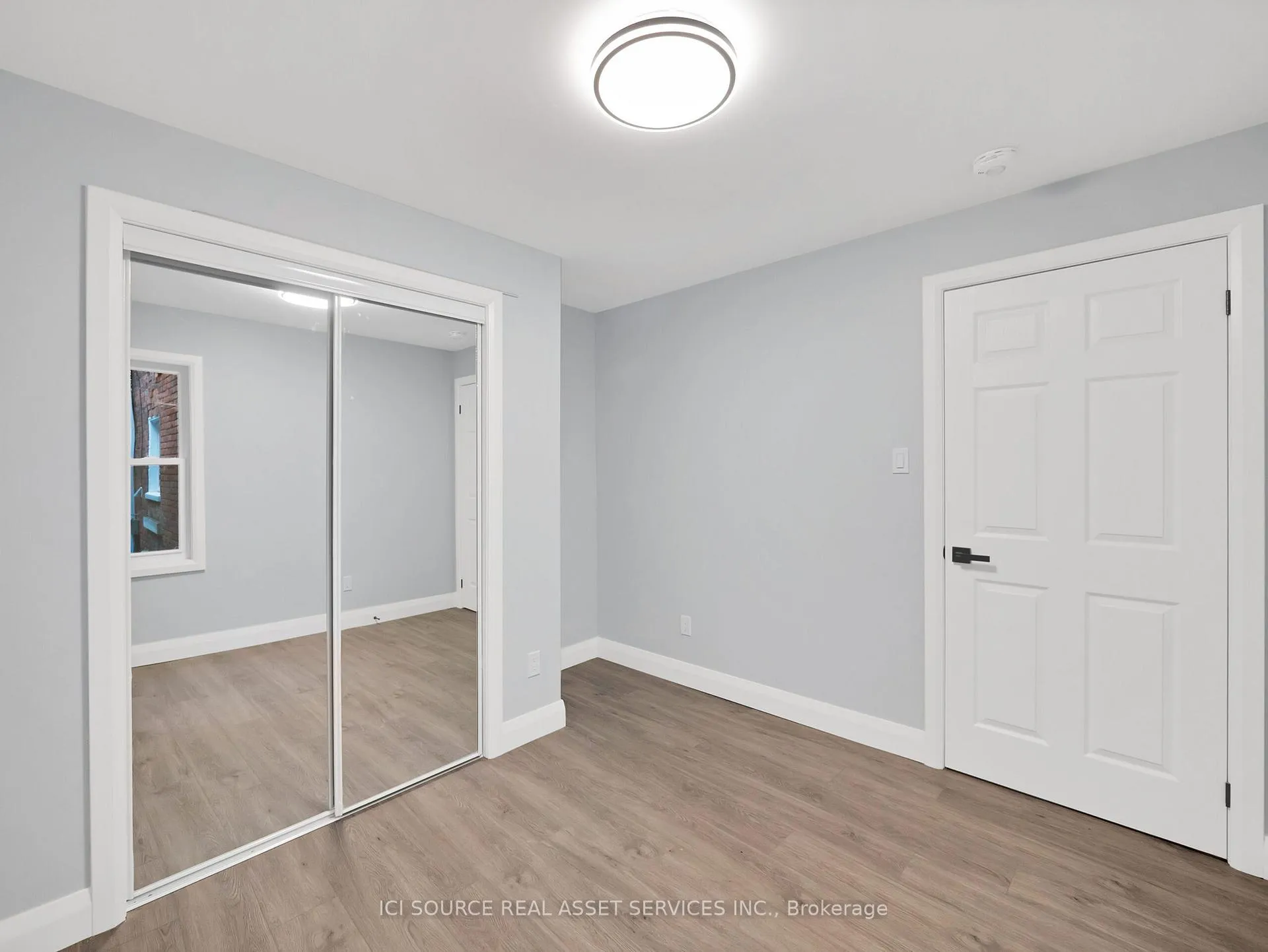 Photo 6 of 74 Erie Avenue, Hamilton, Stinson — HOMEH