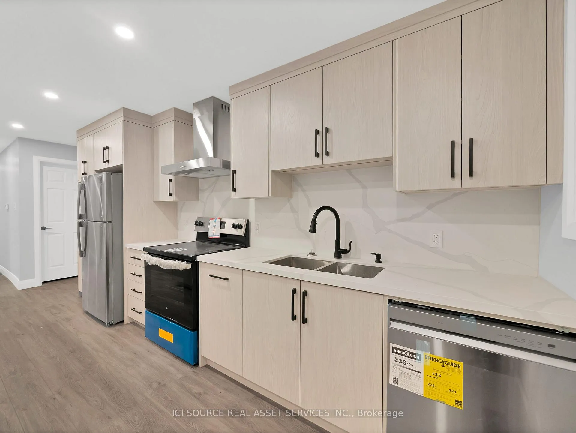 Photo 8 of 74 Erie Avenue, Hamilton, Stinson — HOMEH