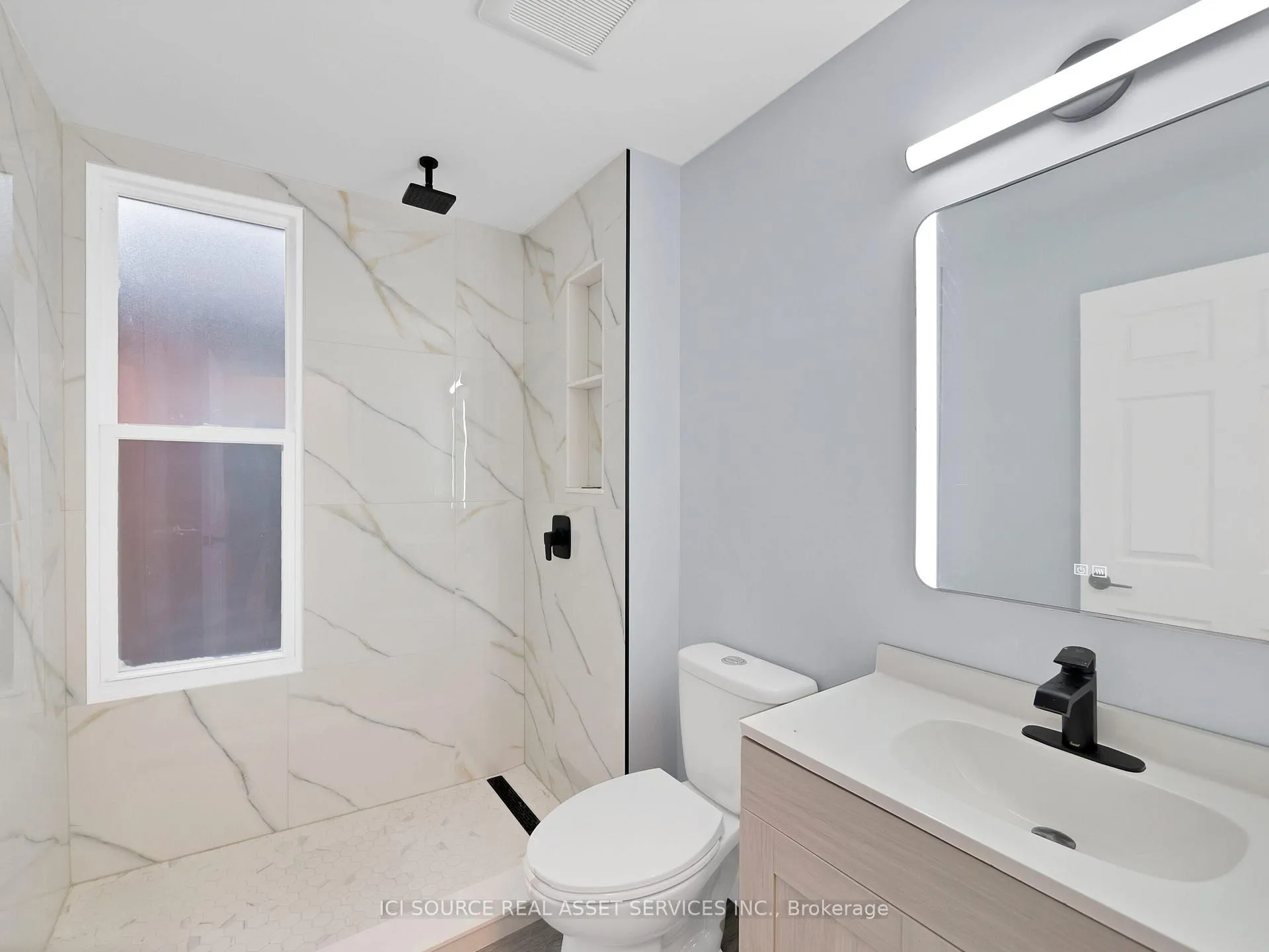 Photo 12 of 74 Erie Avenue, Hamilton, Stinson — HOMEH