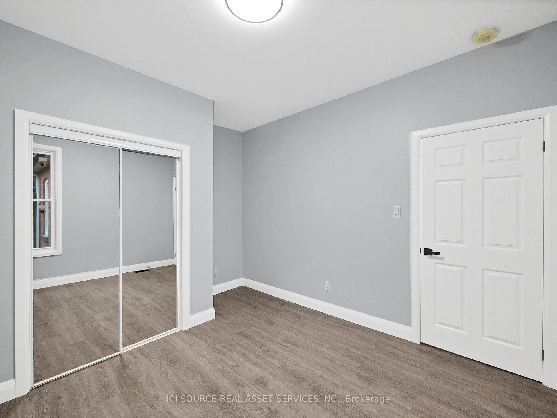Photo 14 of 74 Erie Avenue, Hamilton, Stinson — HOMEH