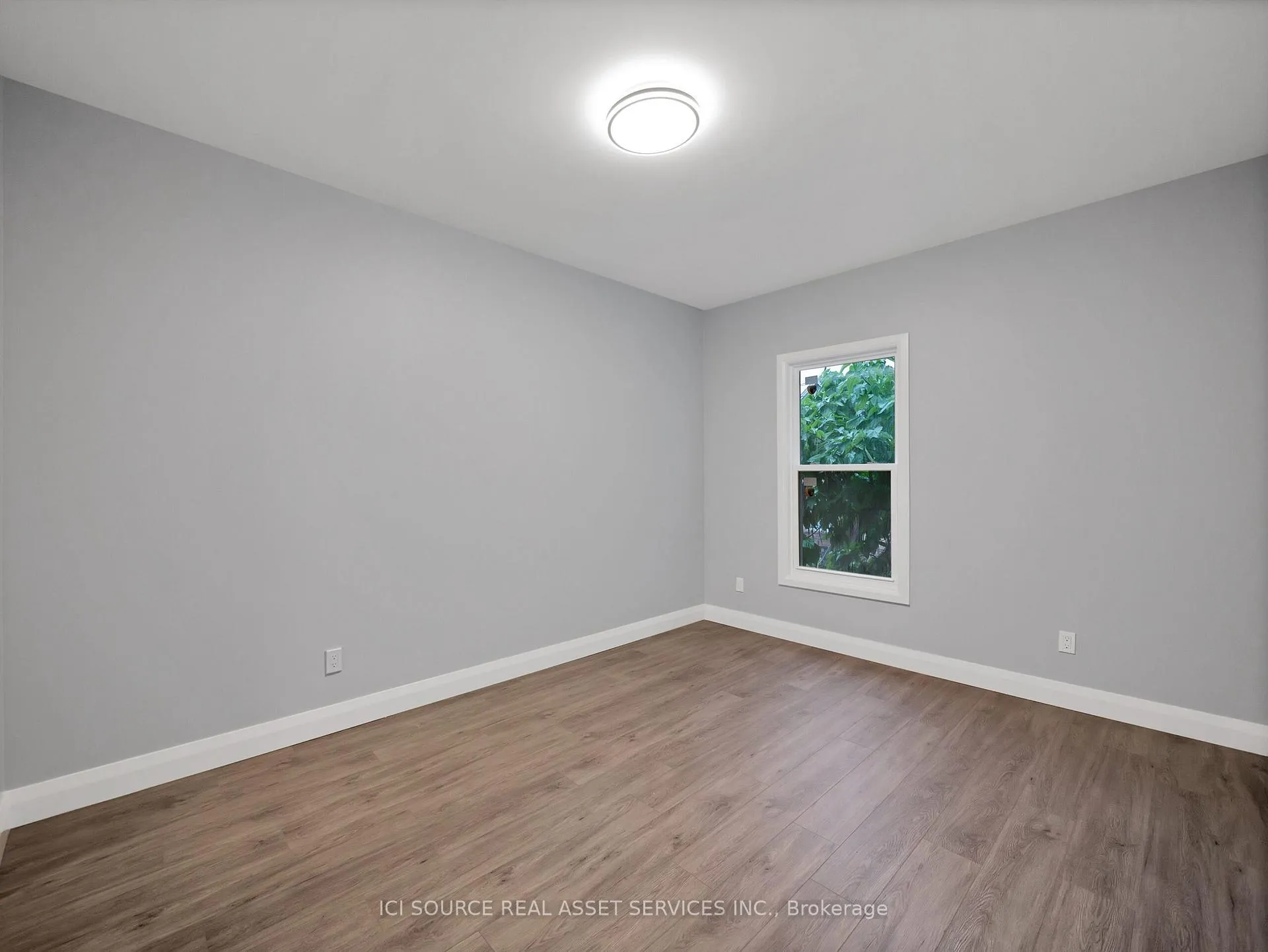 Photo 15 of 74 Erie Avenue, Hamilton, Stinson — HOMEH