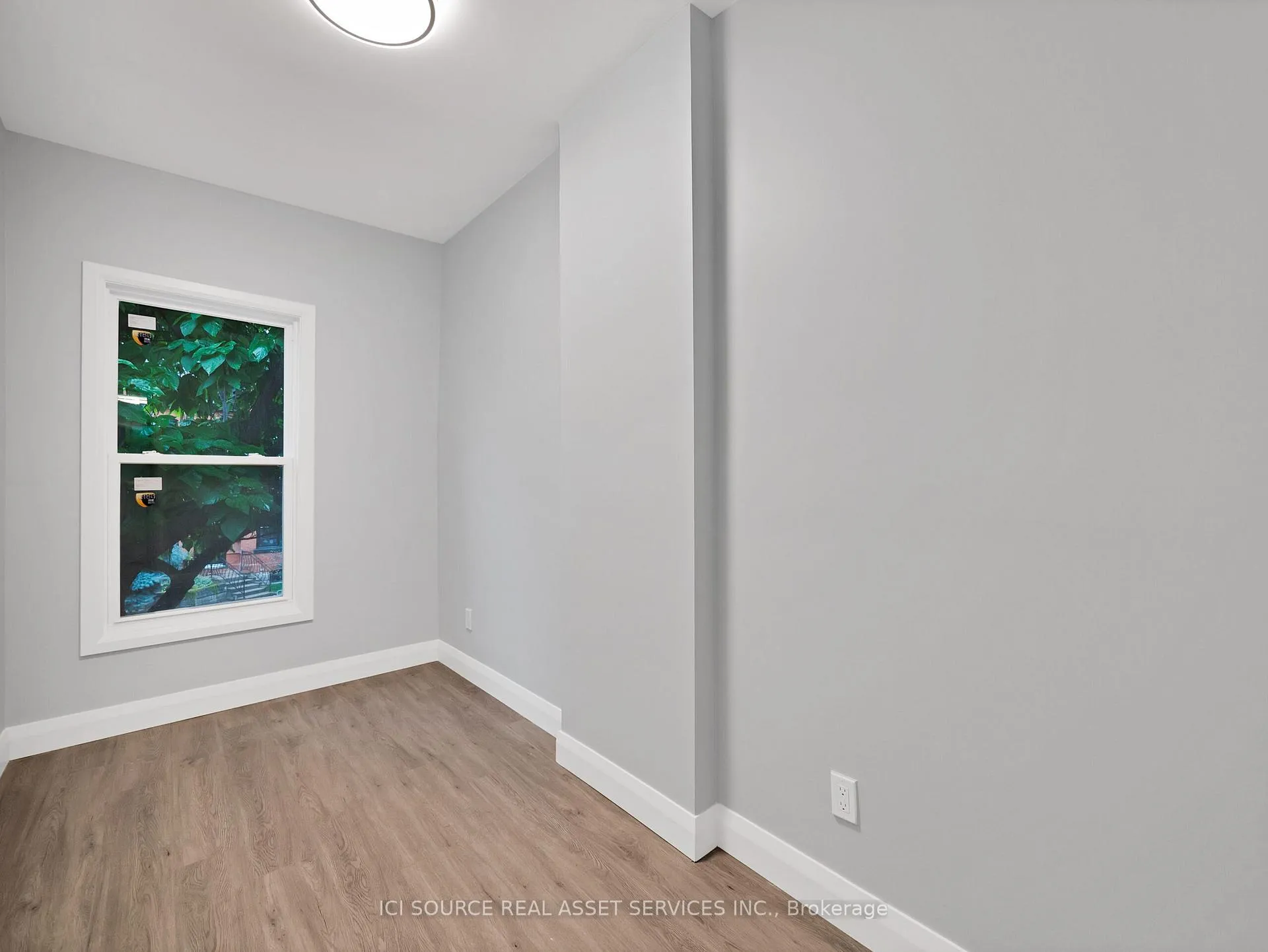Photo 17 of 74 Erie Avenue, Hamilton, Stinson — HOMEH