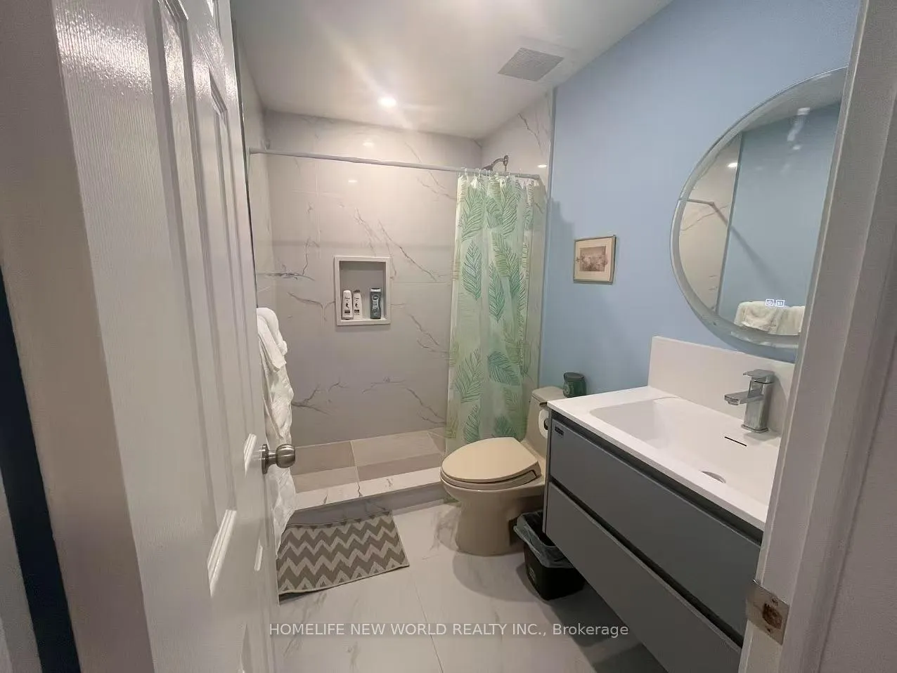Photo 5 of 160 Berwick Crescent, Richmond Hill, Observatory — HOMEH