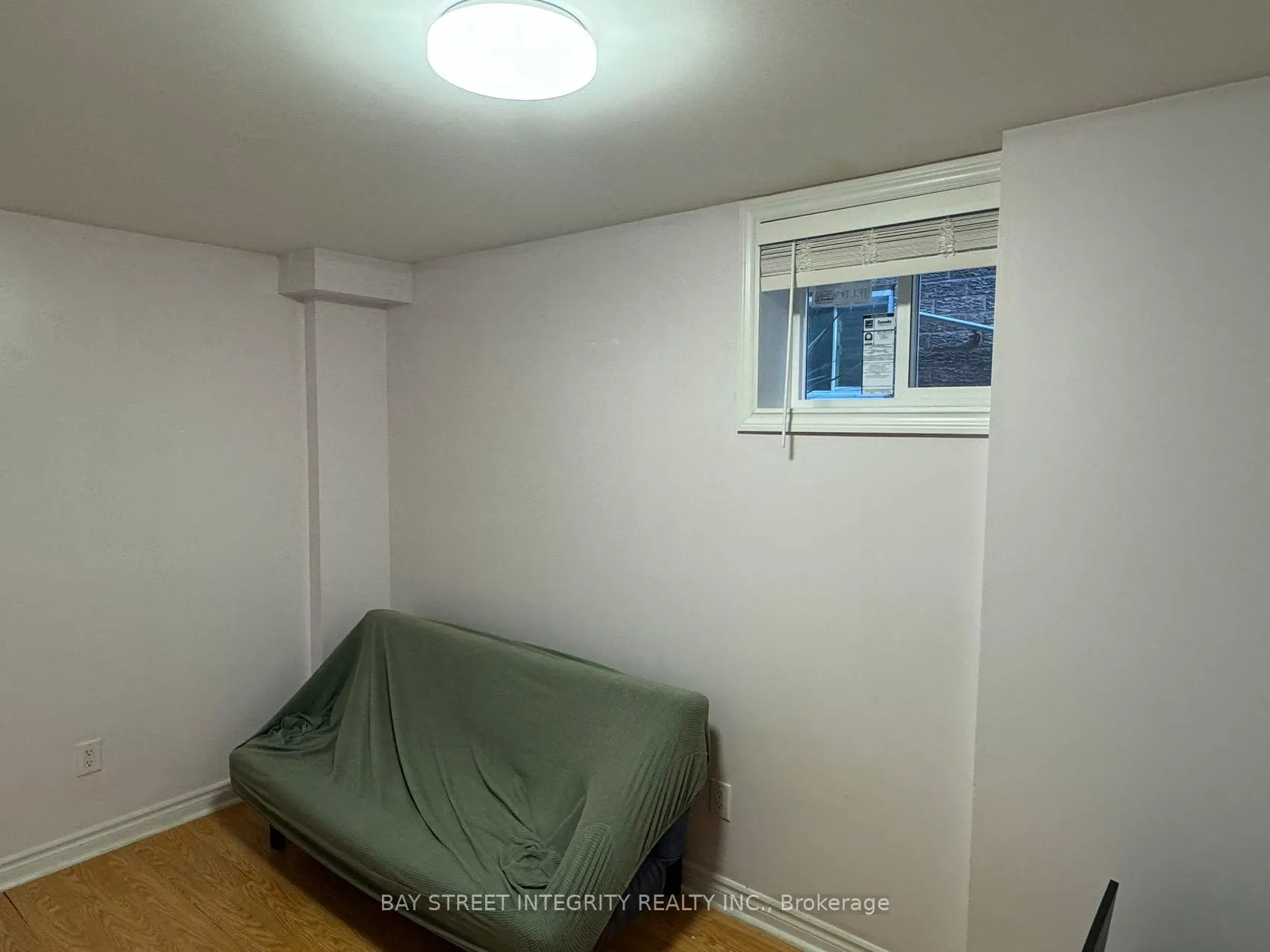 Photo 7 of 23 Catalpa Crescent, Vaughan, Patterson — HOMEH