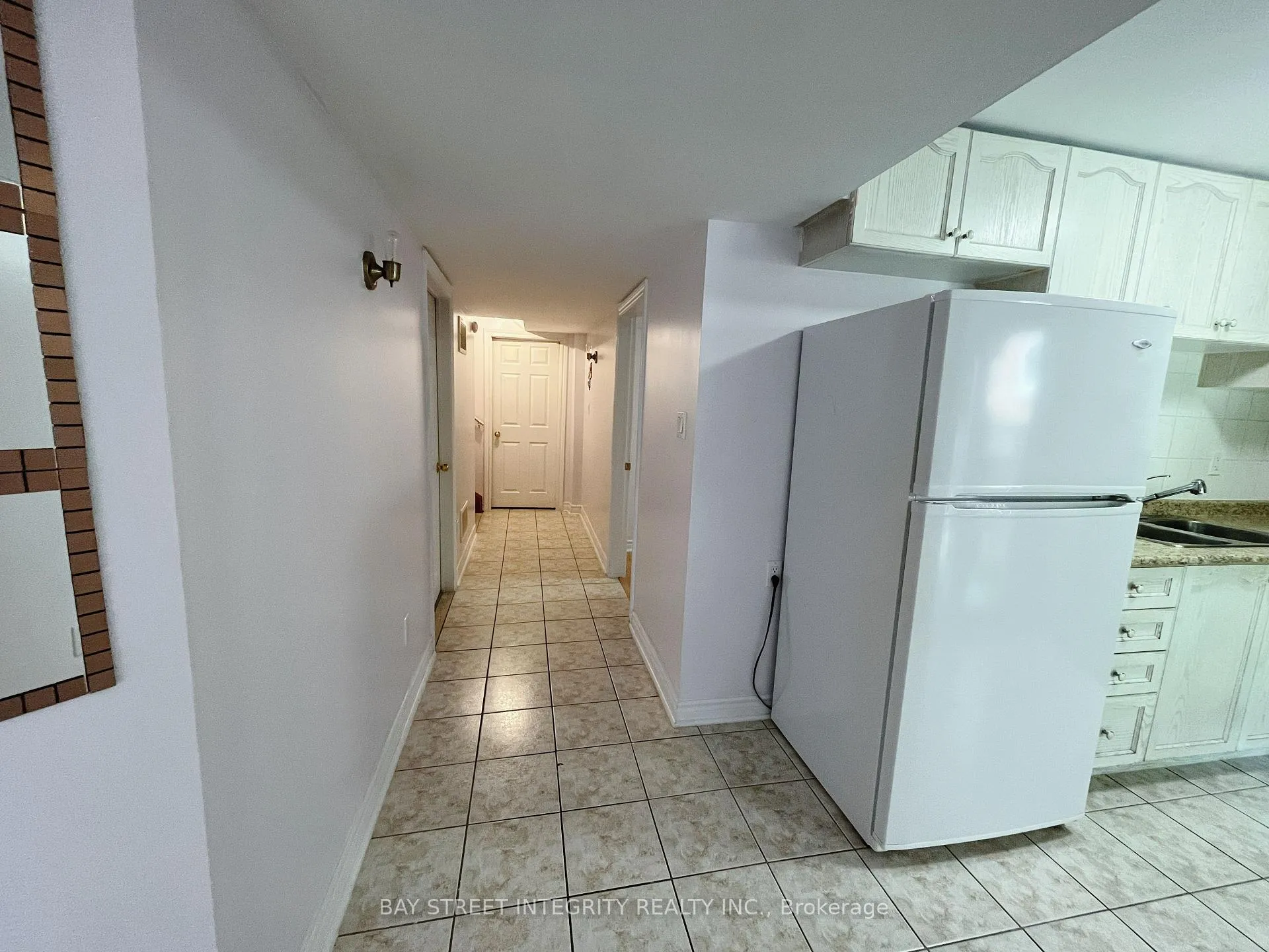 Photo 8 of 23 Catalpa Crescent, Vaughan, Patterson — HOMEH