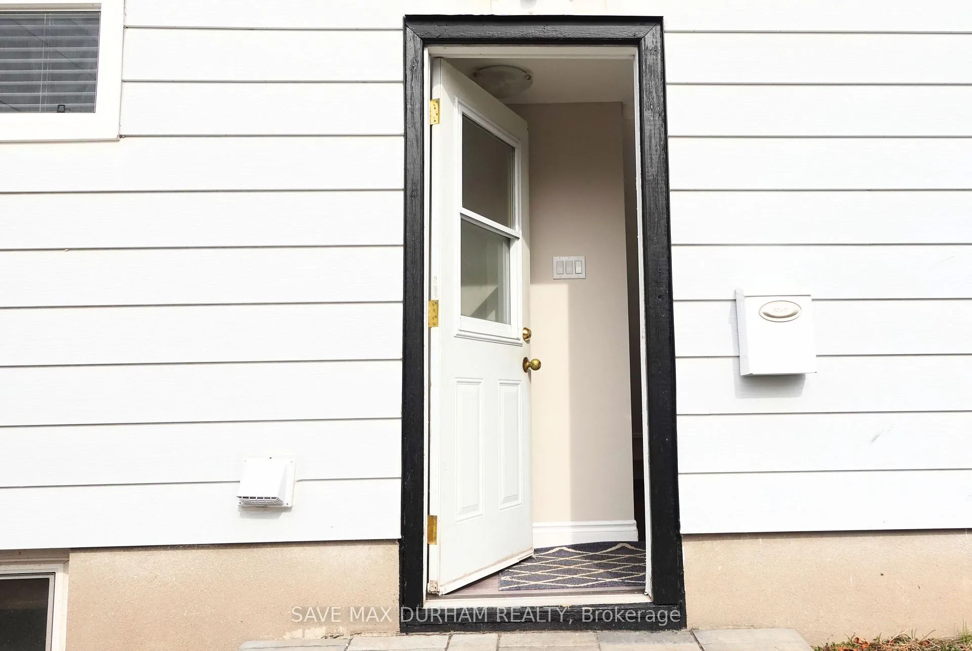 Photo 5 of 394 Gibbons Street, Oshawa, McLaughlin — HOMEH