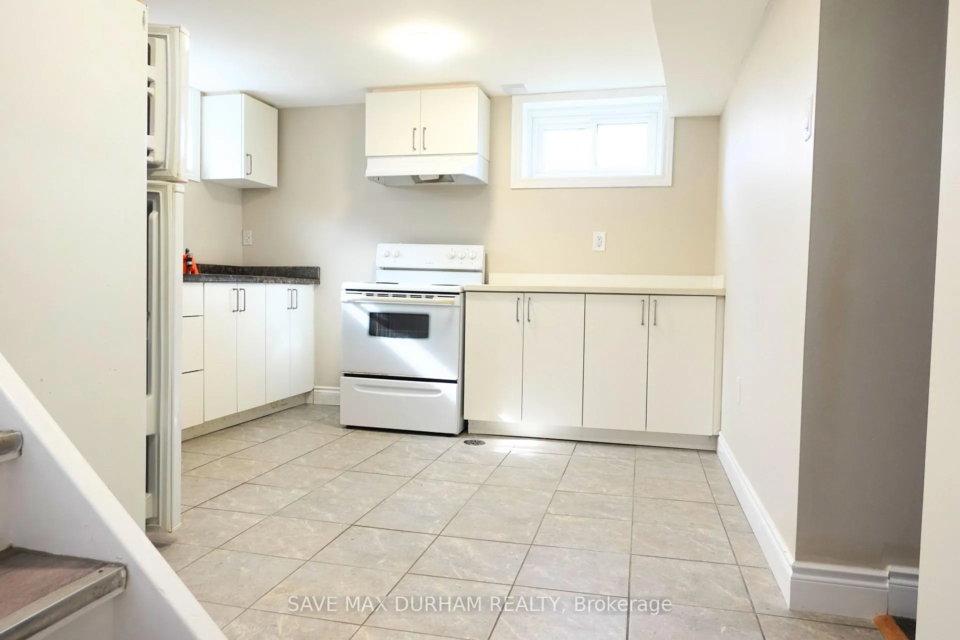 Photo 9 of 394 Gibbons Street, Oshawa, McLaughlin — HOMEH