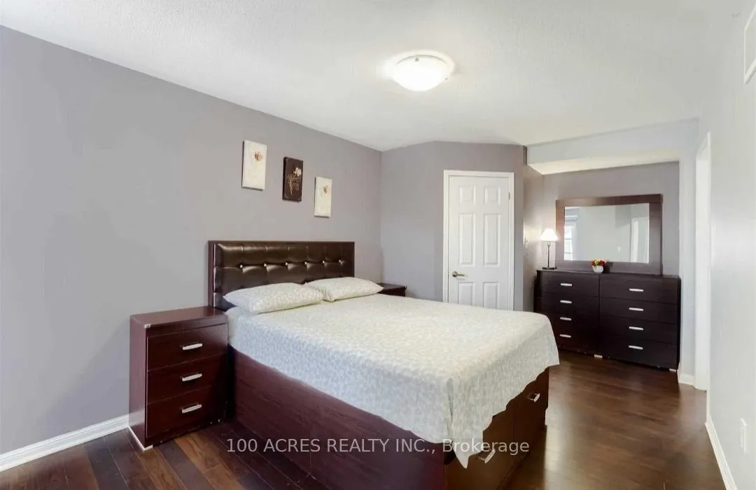 Photo 7 of 154 Baycliffe Crescent, Brampton, Northwest Brampton — HOMEH