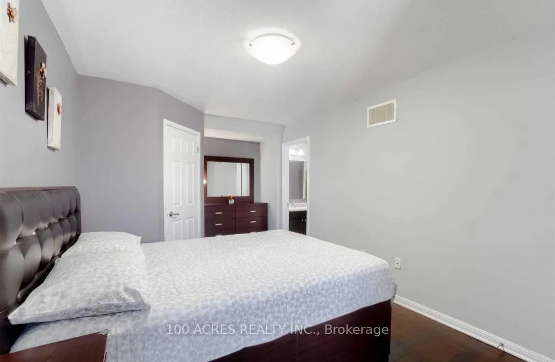Photo 9 of 154 Baycliffe Crescent, Brampton, Northwest Brampton — HOMEH