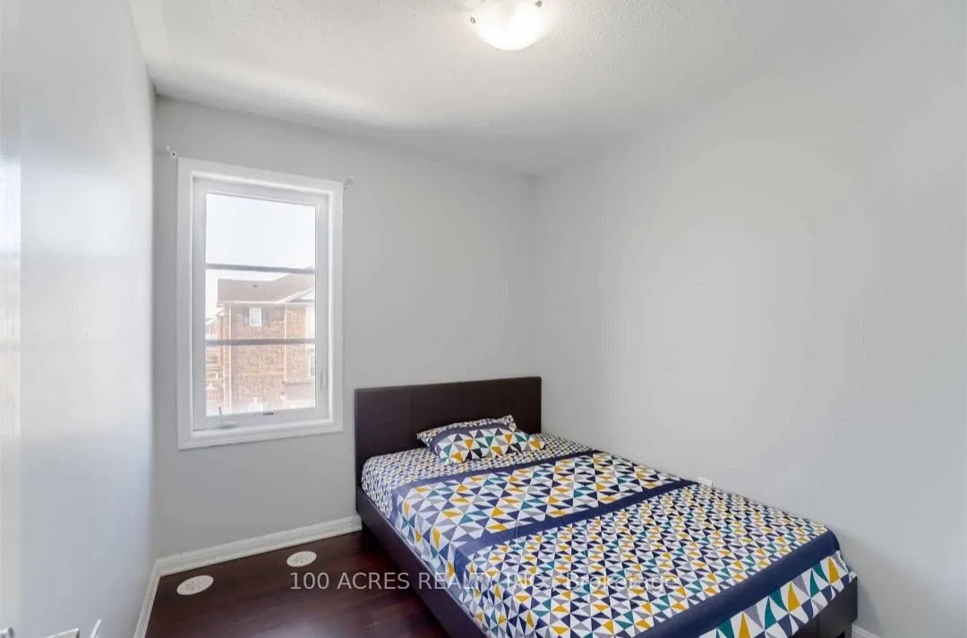 Photo 10 of 154 Baycliffe Crescent, Brampton, Northwest Brampton — HOMEH
