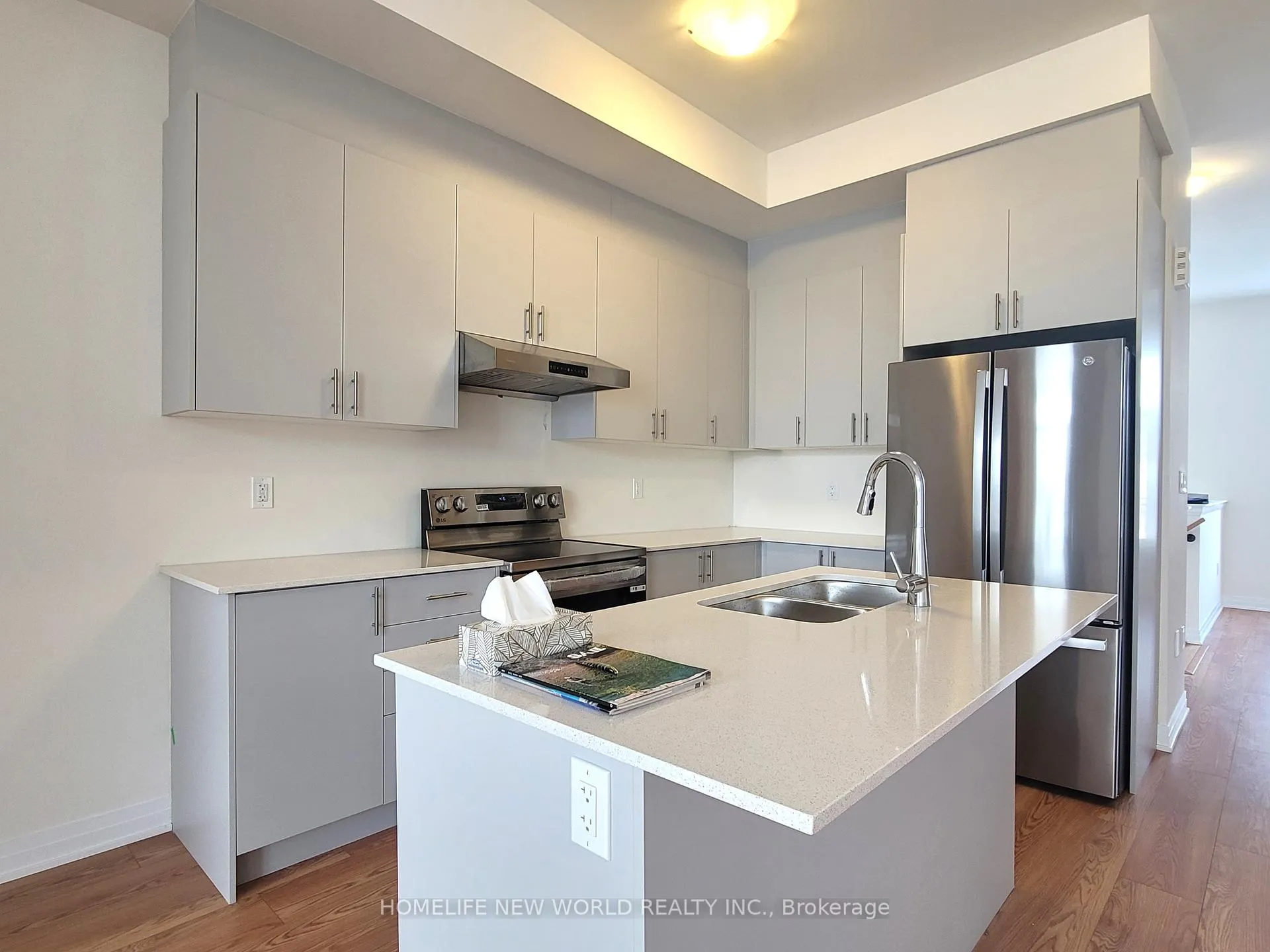 Photo 8 of 1523 19th Avenue, Richmond Hill, Rural Richmond Hill — HOMEH