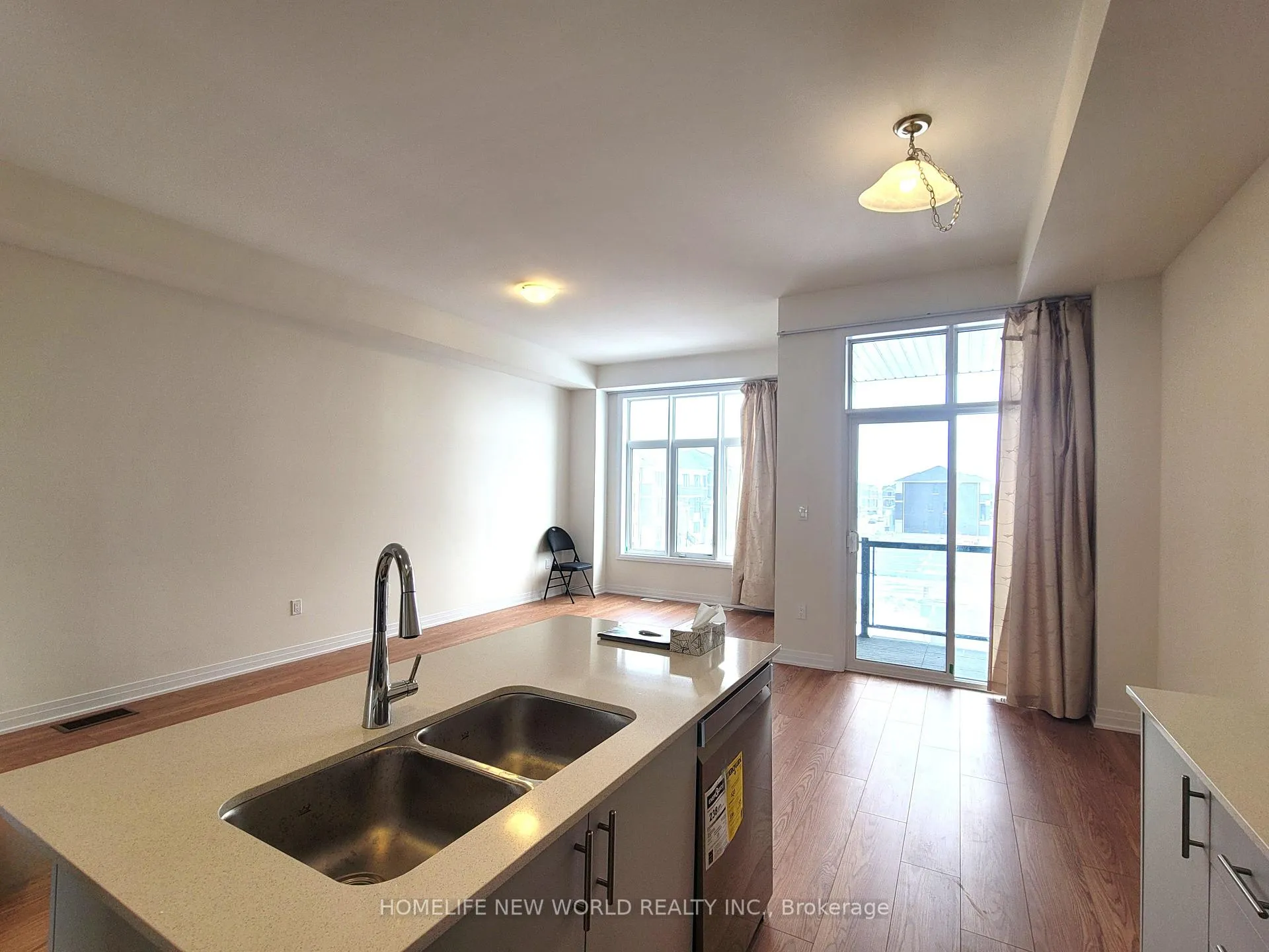 Photo 10 of 1523 19th Avenue, Richmond Hill, Rural Richmond Hill — HOMEH