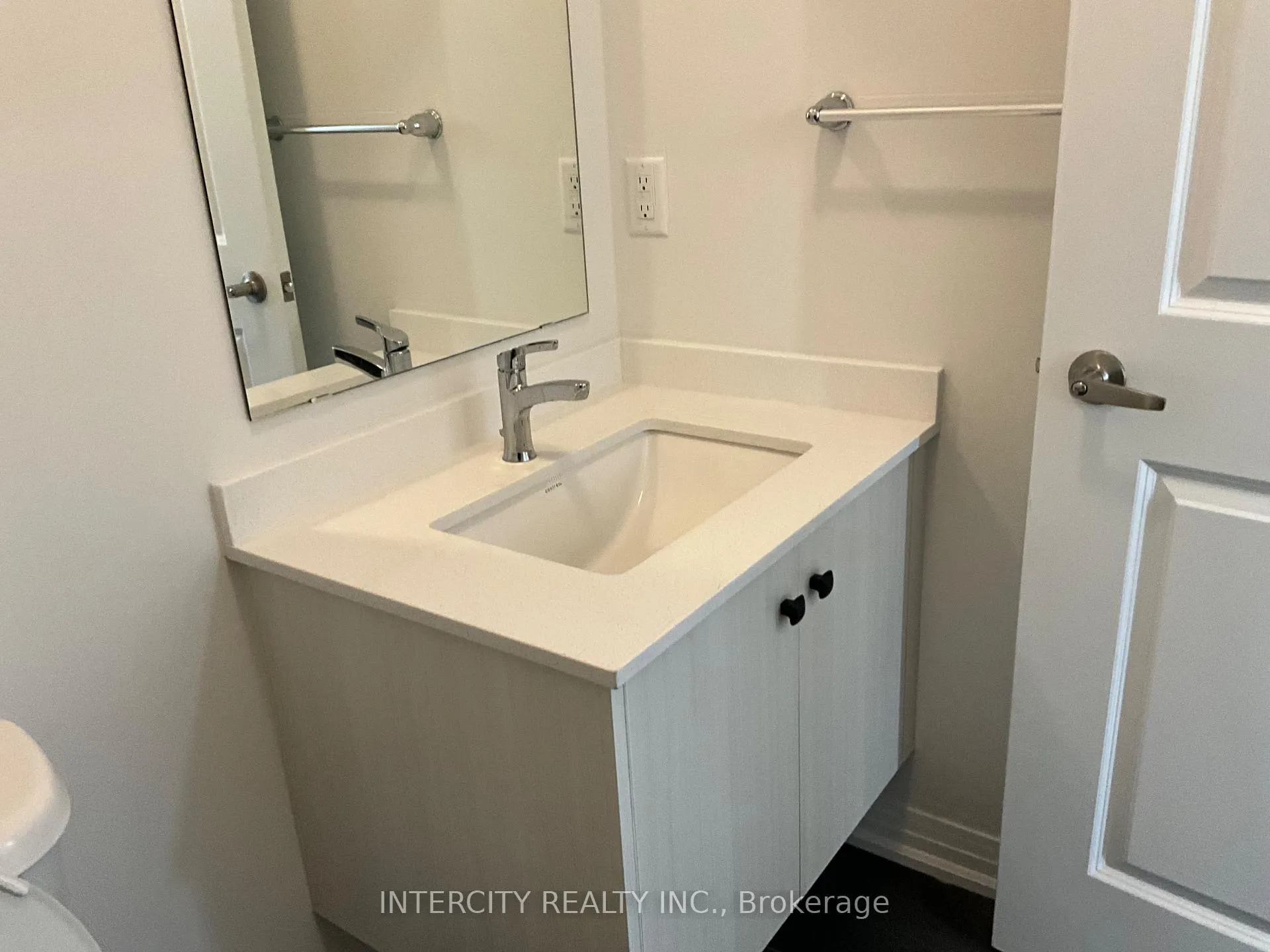 Photo 5 of 53 Tipp Drive, Richmond Hill, Rural Richmond Hill — HOMEH