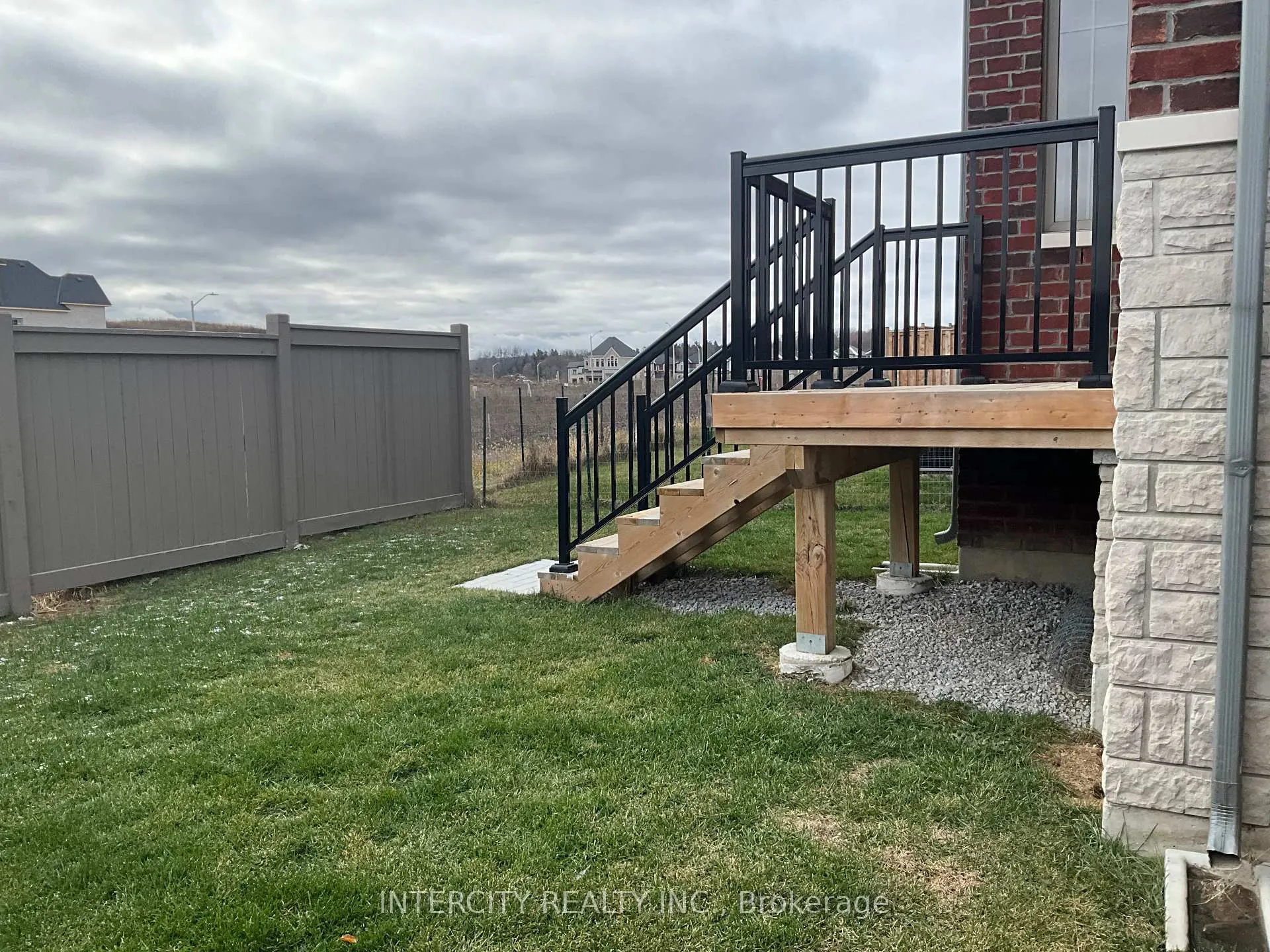 Photo 12 of 53 Tipp Drive, Richmond Hill, Rural Richmond Hill — HOMEH