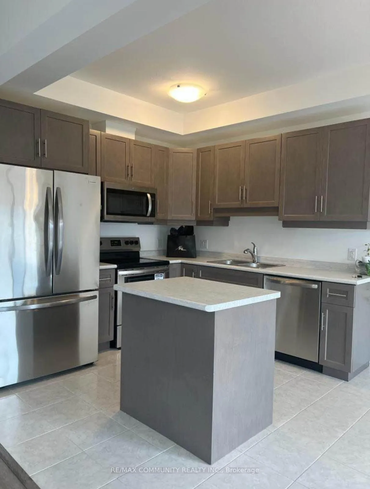 Photo 9 of 189 Bur Oak Drive, Thorold, Confederation Heights — HOMEH