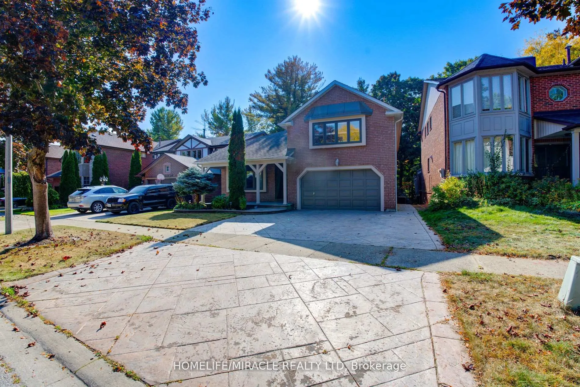 Front of Unit Main, 905 Alanbury Crescent