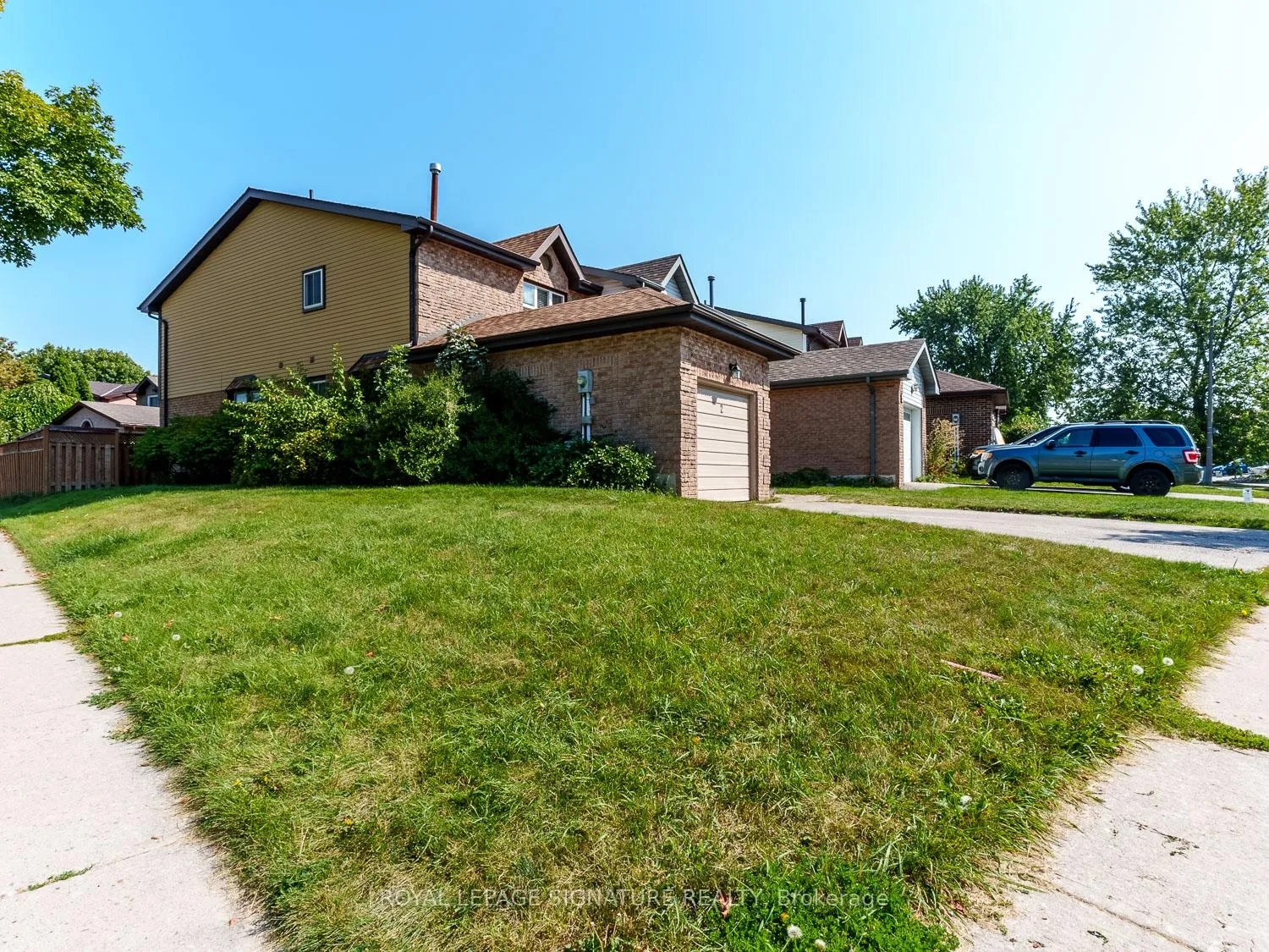 Photo 3 of 2 Durie Lane, Markham, Aileen-Willowbrook — HOMEH