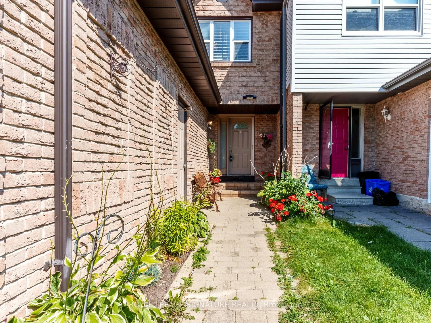 Photo 5 of 2 Durie Lane, Markham, Aileen-Willowbrook — HOMEH